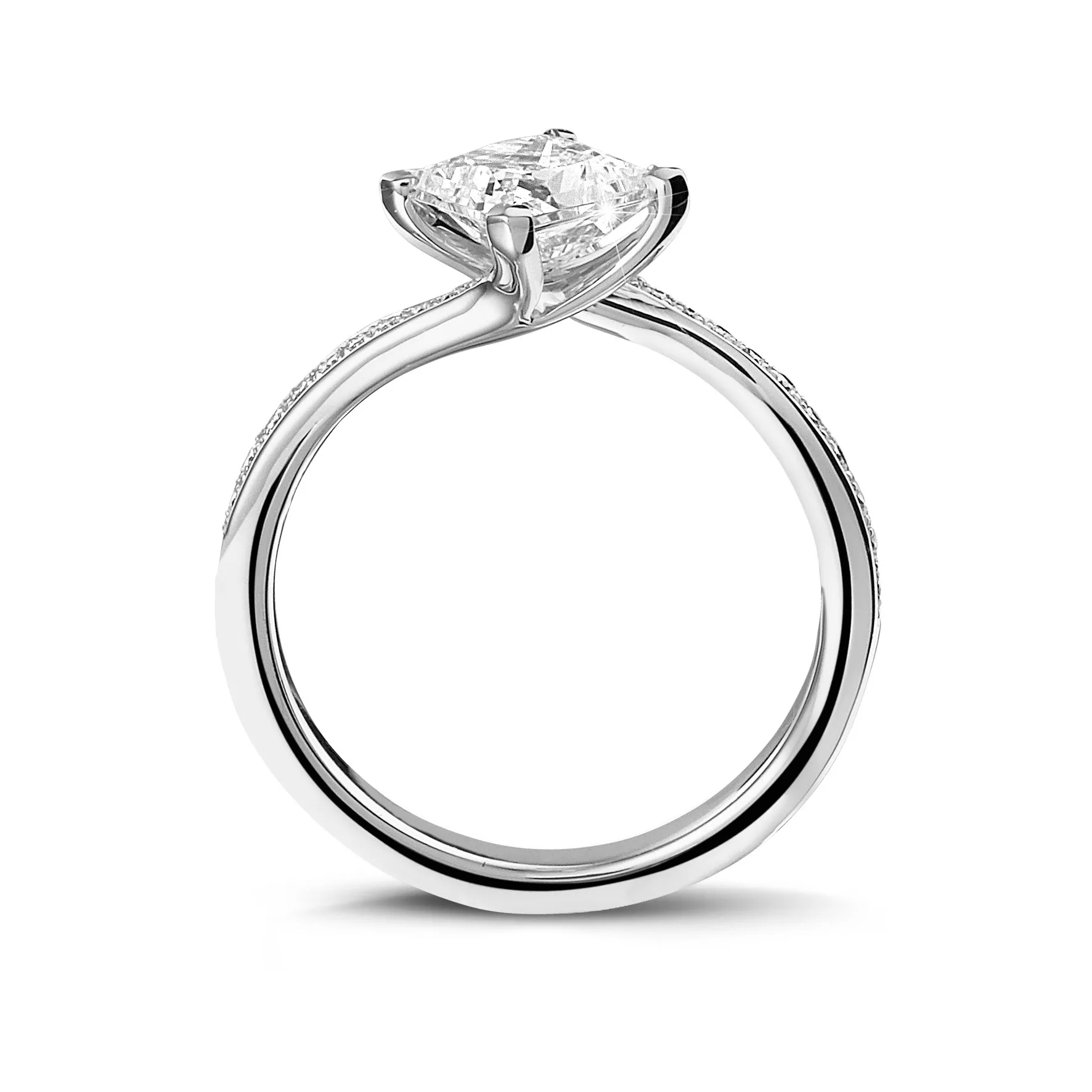 2.00 quilates anillo solitario en platino con diamante talla princesa y diamantes laterales 