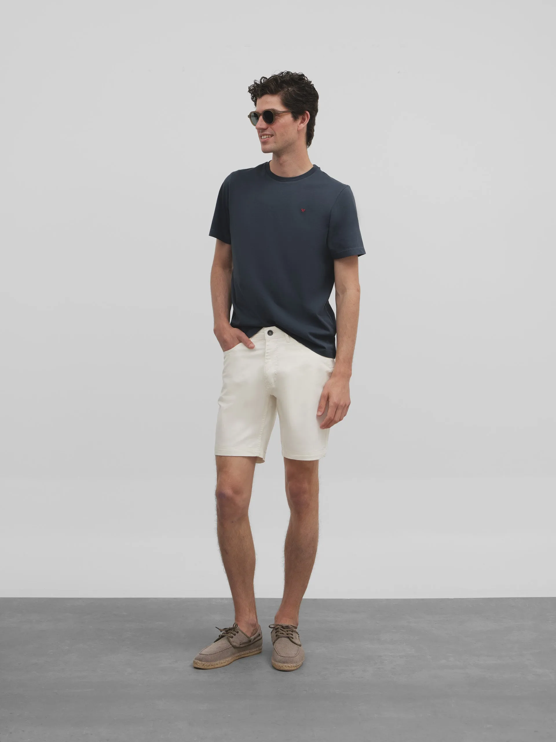 Bermuda cinco bolsillos beige claro