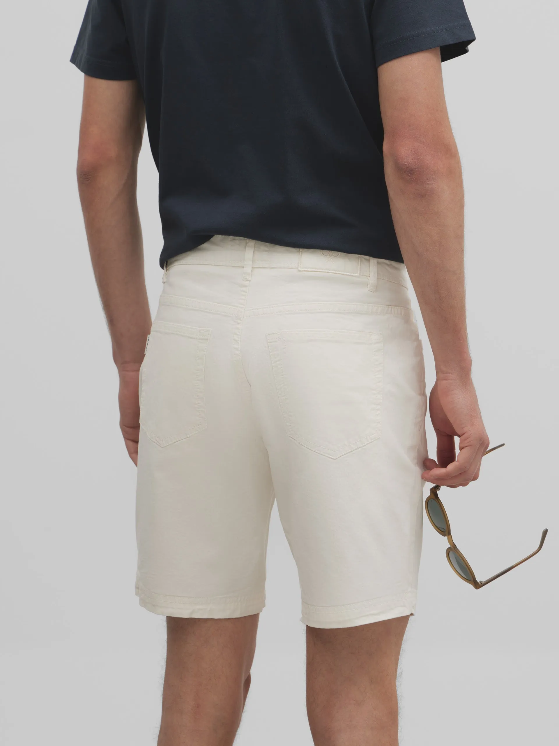 Bermuda cinco bolsillos beige claro