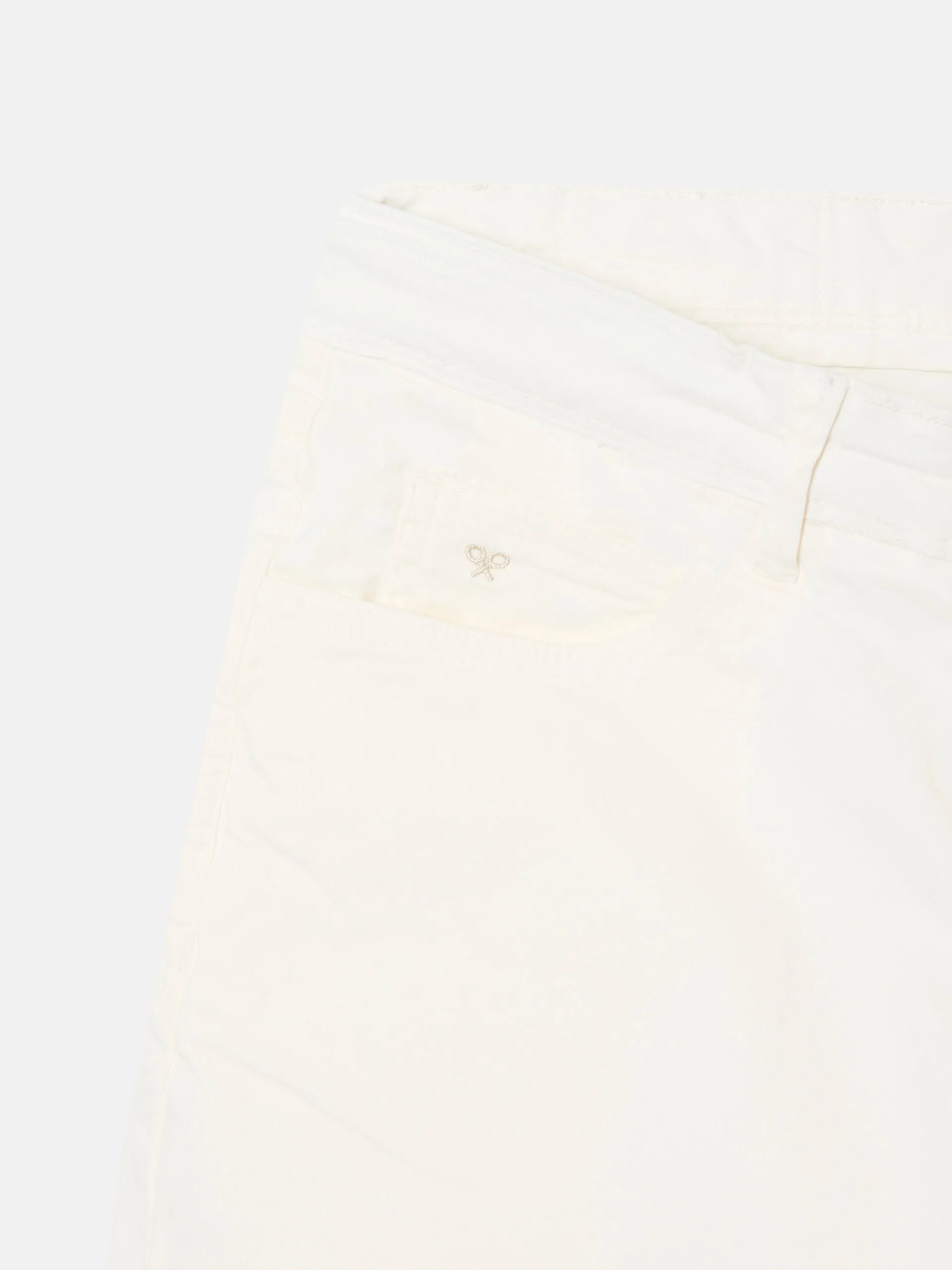 Bermuda cinco bolsillos beige claro