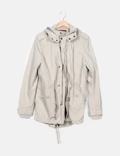 Bershka Parka beige con capucha