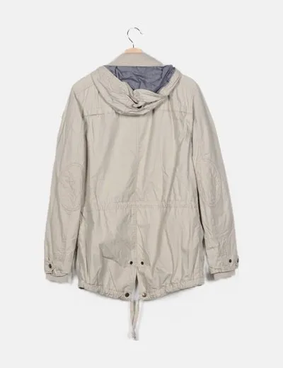 Bershka Parka beige con capucha