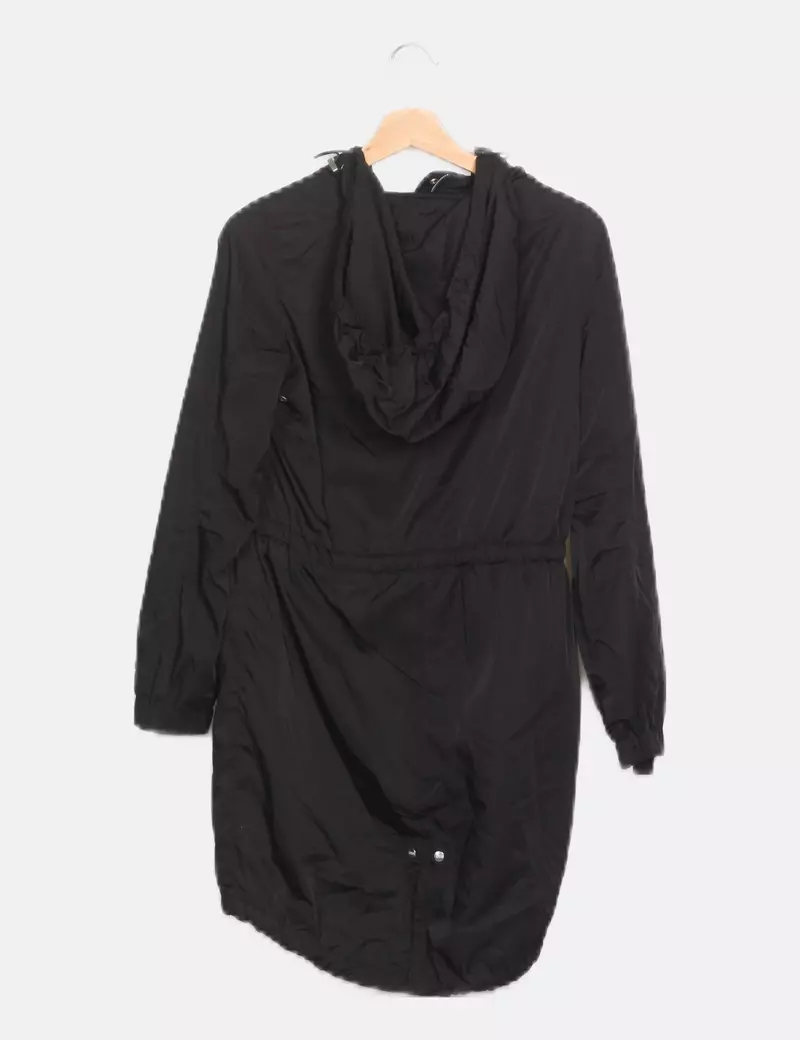 Bershka Parka con capucha negra