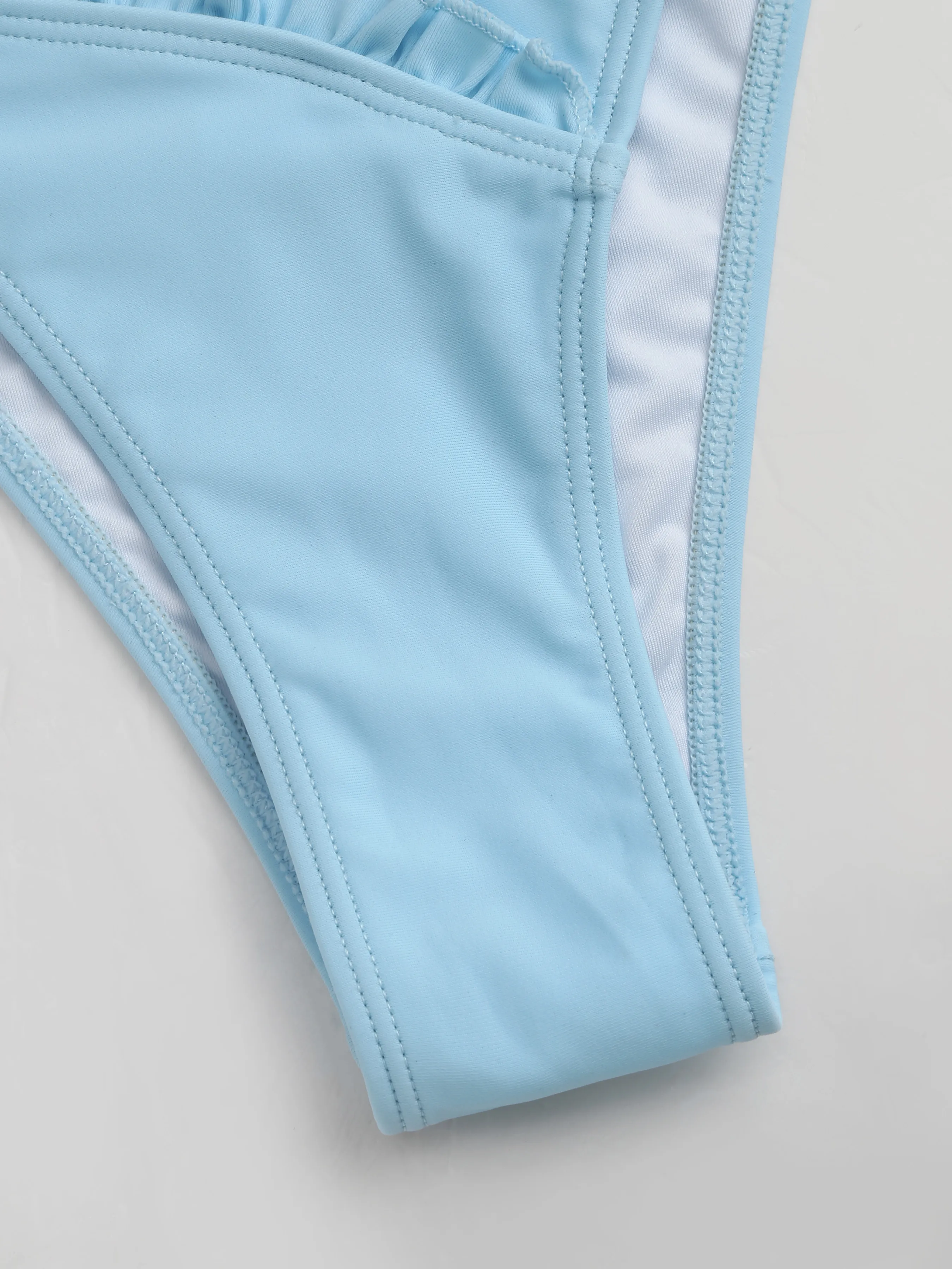 Bikini Asimétrico Fruncido con Nudo