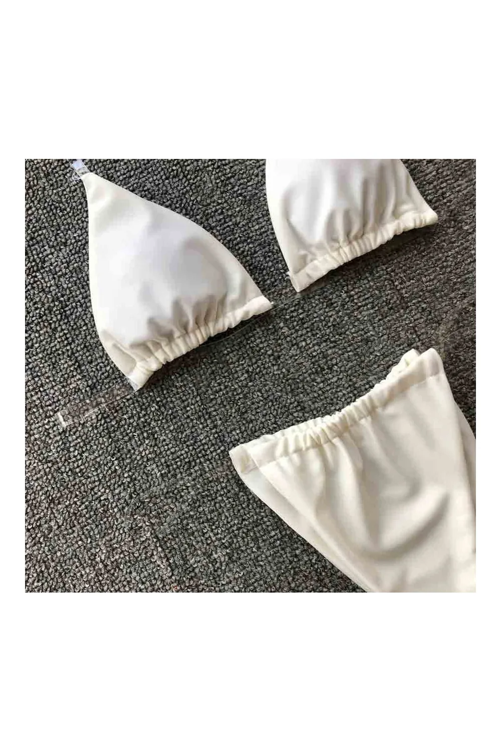 Bikini beige con lazos transparentes