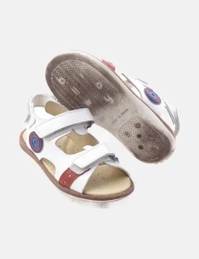 Billowy Sandalia blanca con tiras
