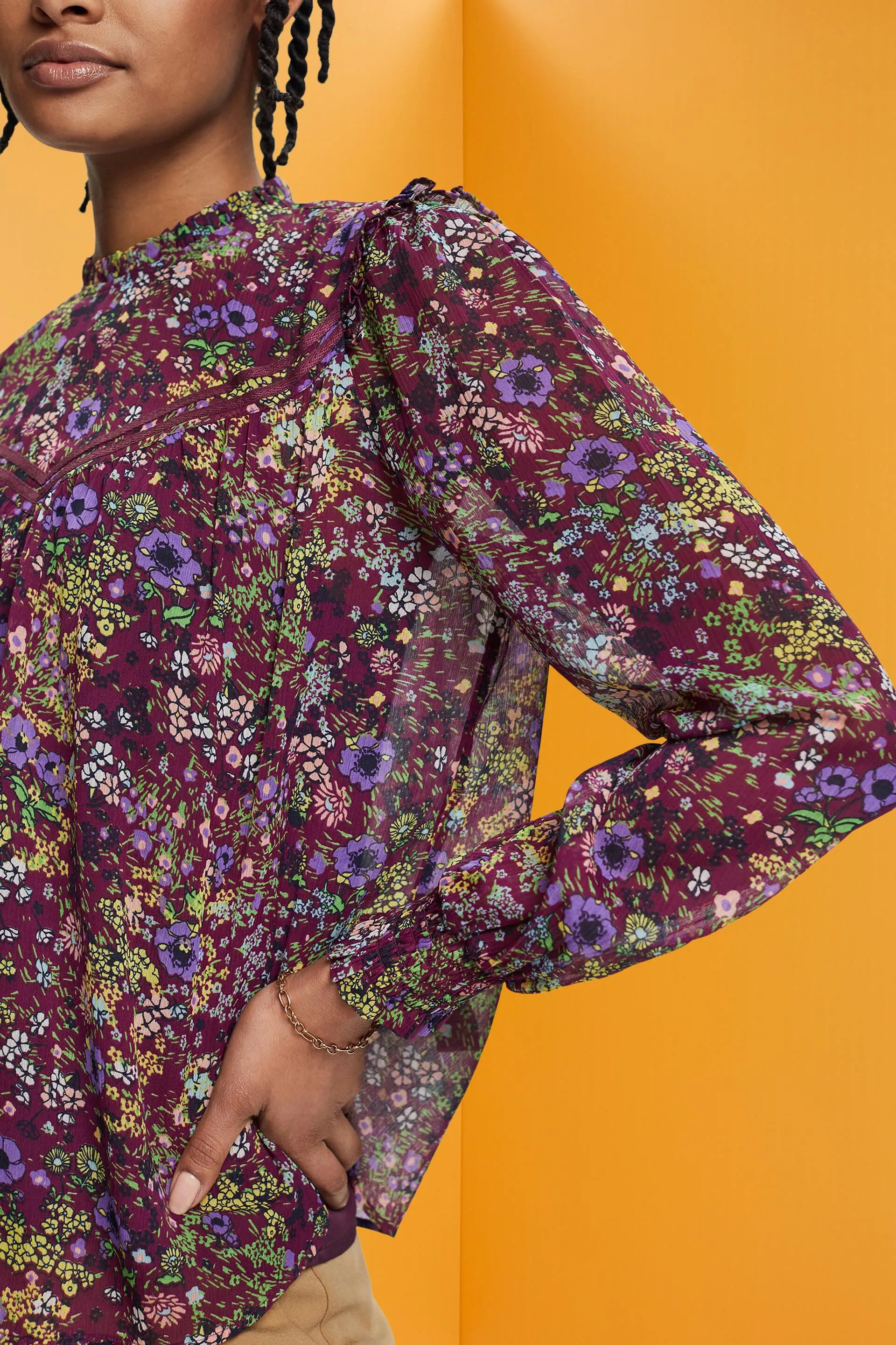 Blusa floral de gasa con fruncido