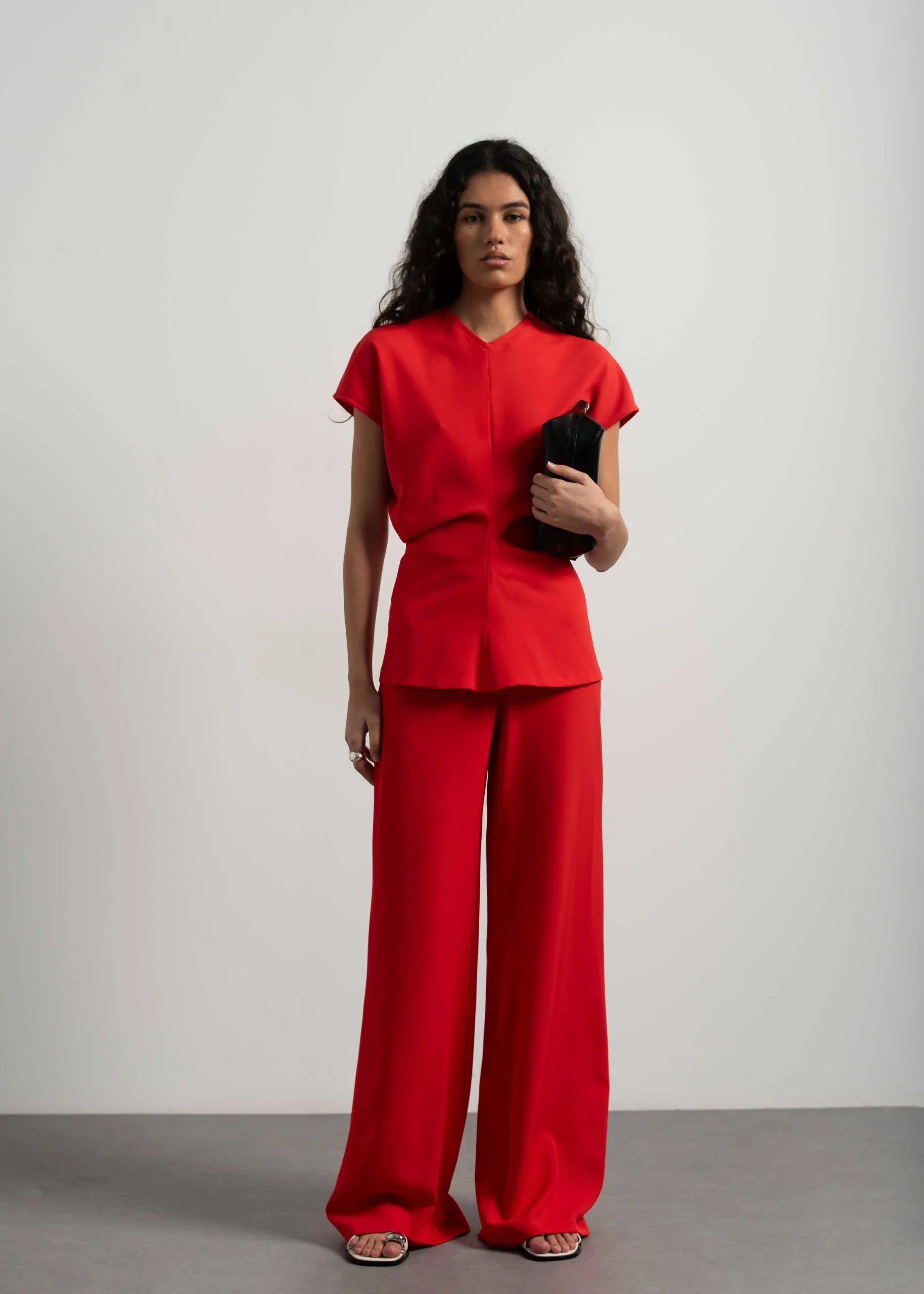 Blusa frunce color roja para mujer con manga corta