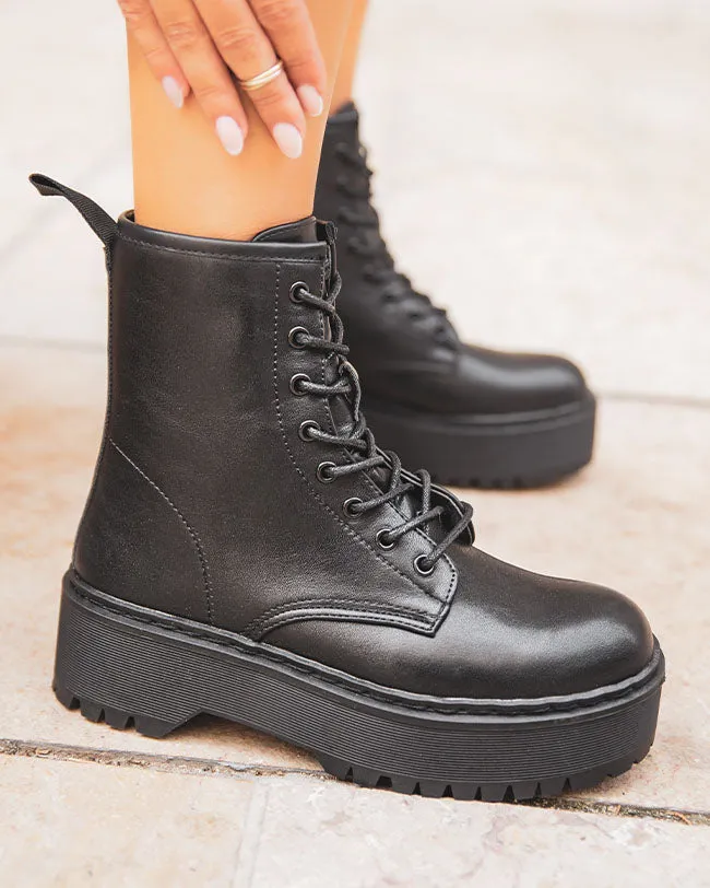 BOTINES DE MUJER ESTILO RANGERS EN NEGRO  GAIA