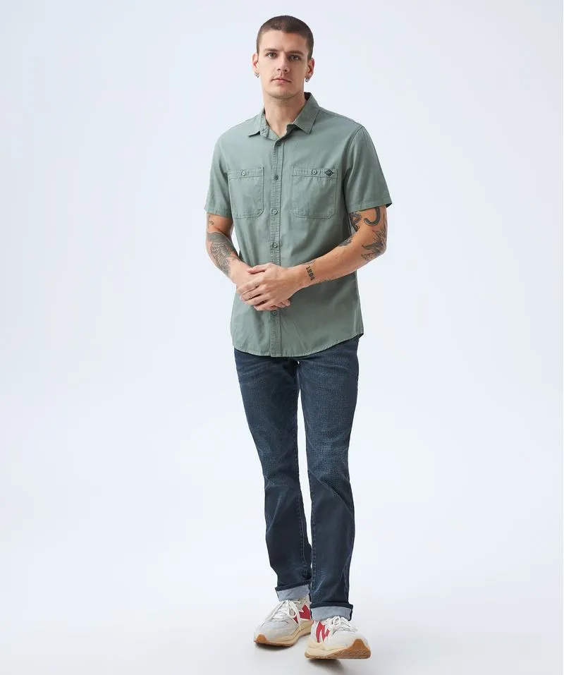 Camisa con bolsillos para hombre