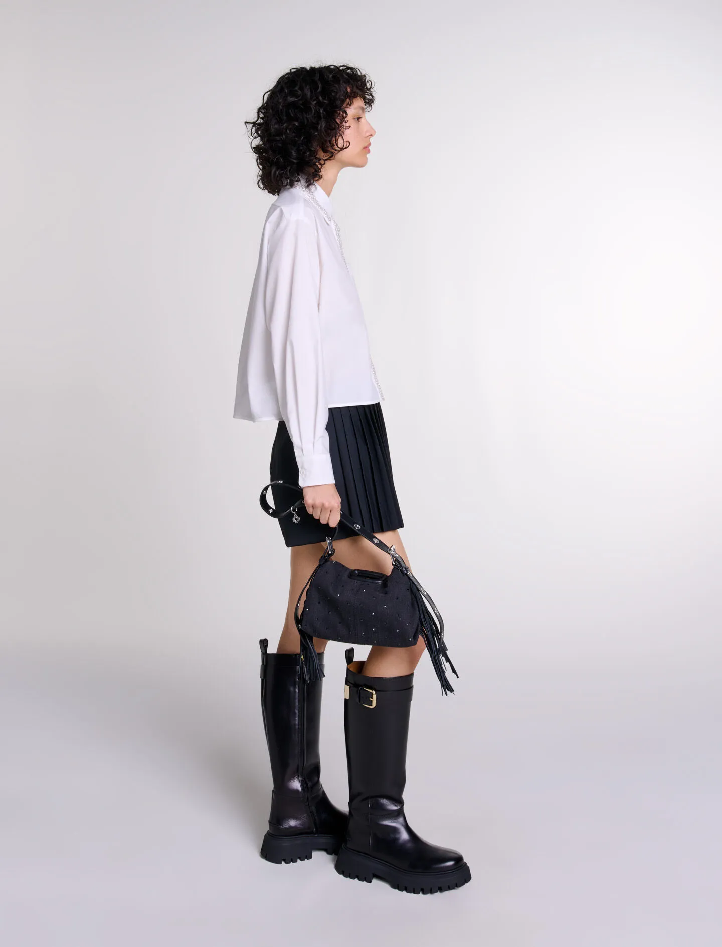 Camisa corta con perlas