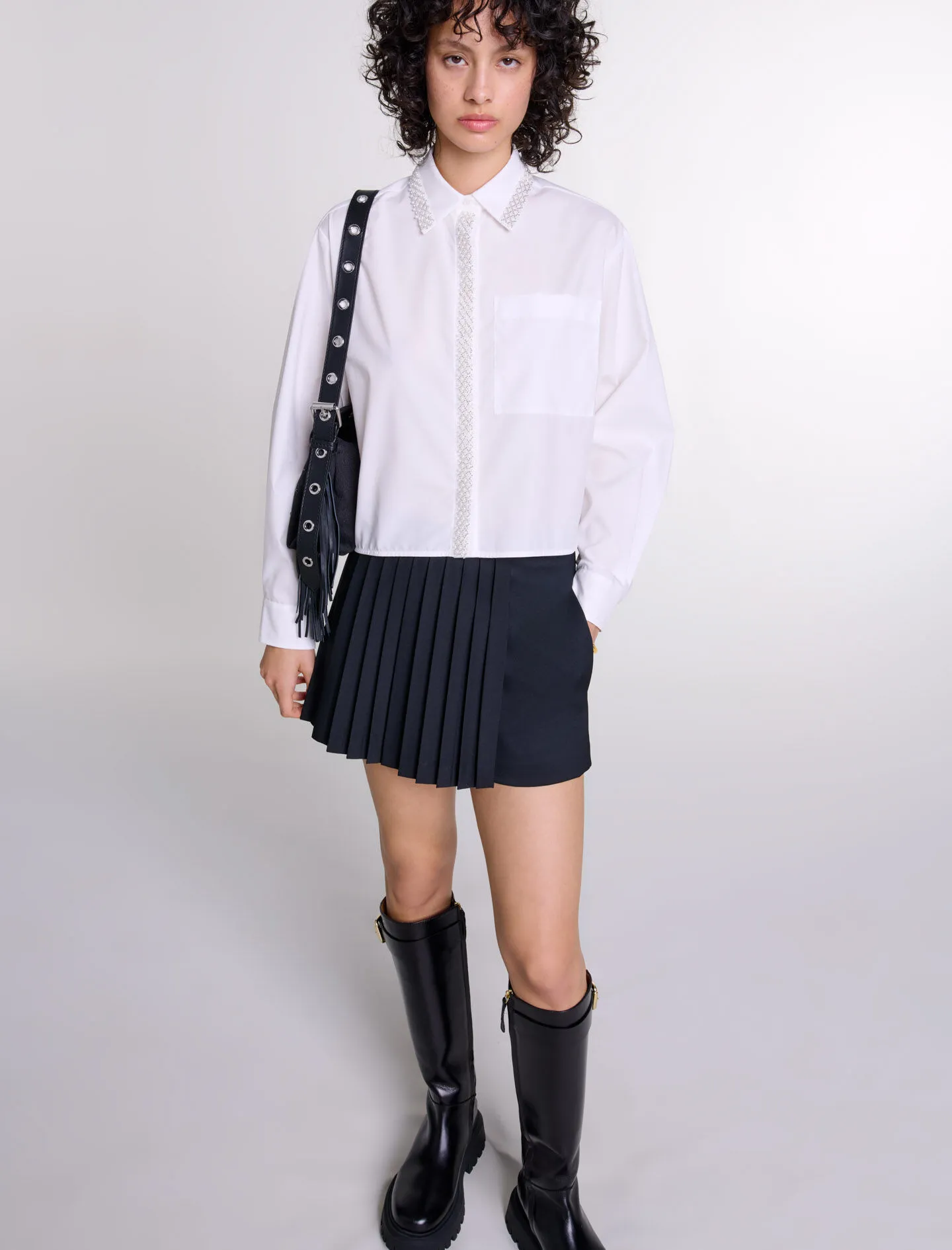 Camisa corta con perlas