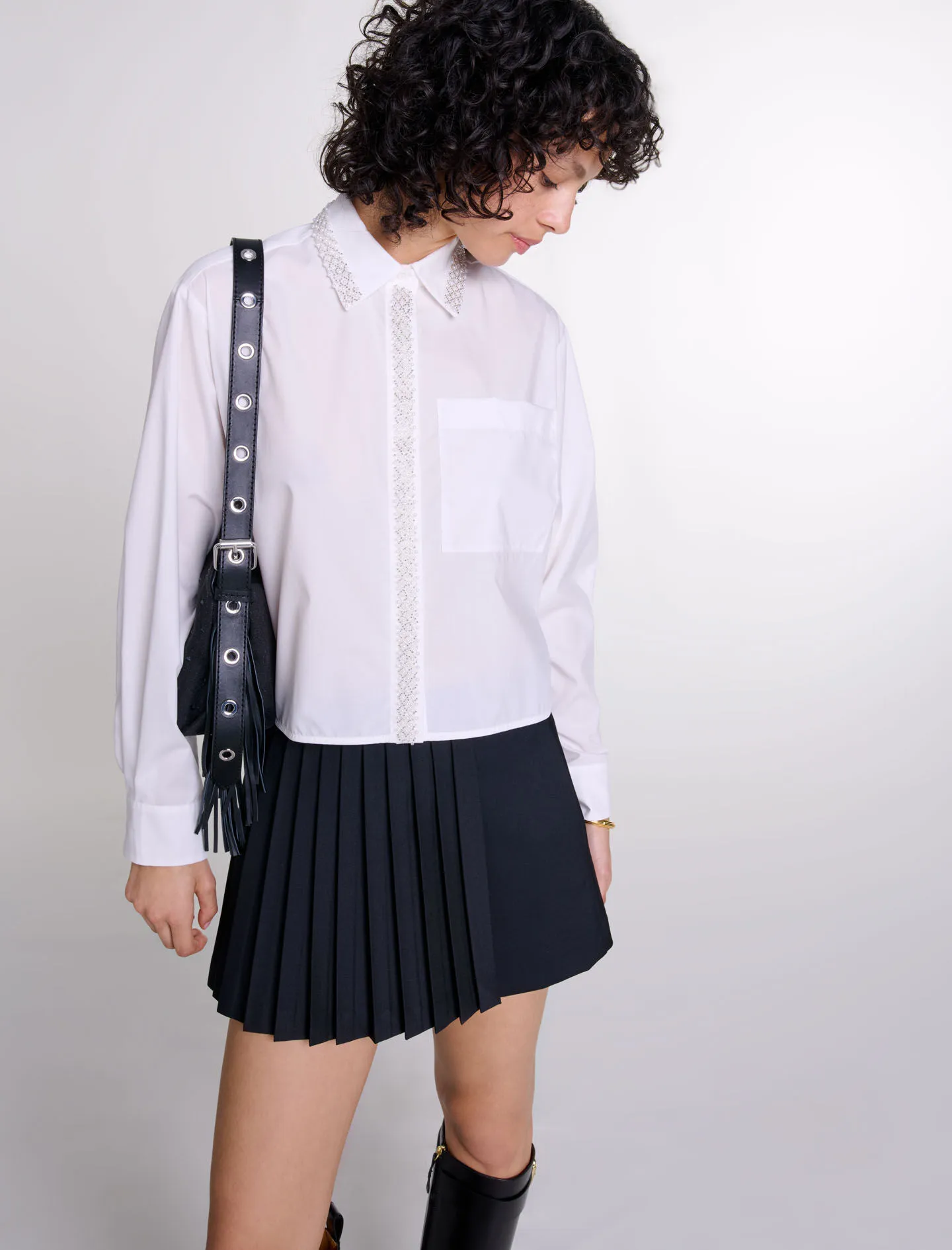 Camisa corta con perlas