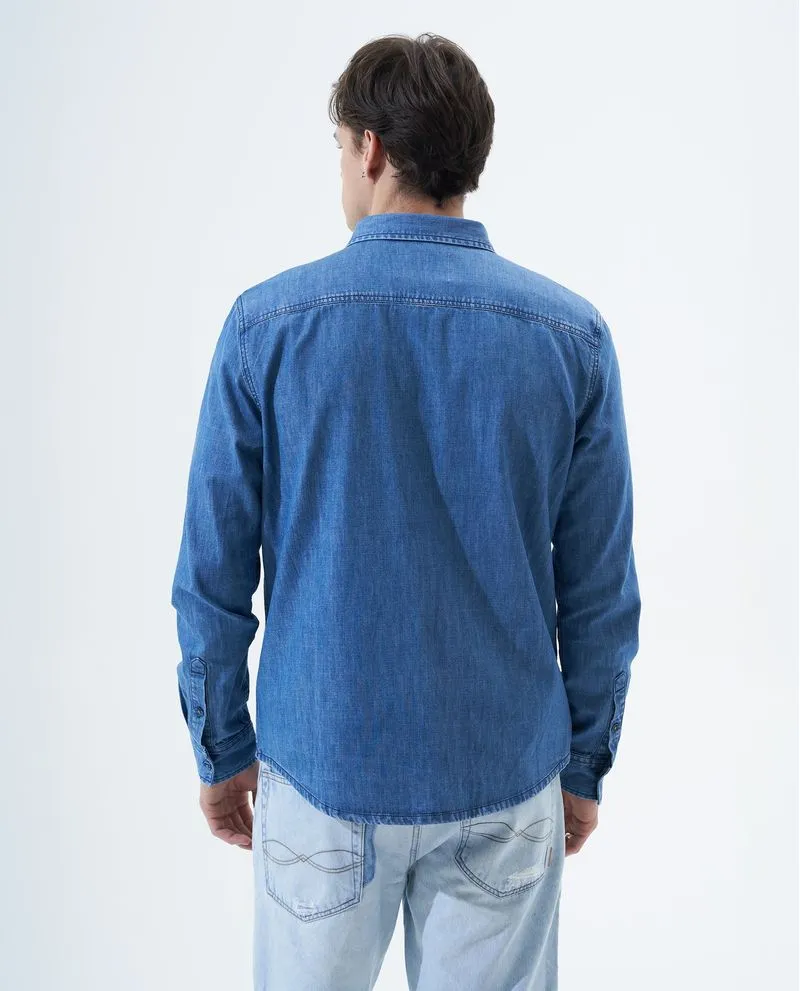 Camisa en denim tono medio para hombre