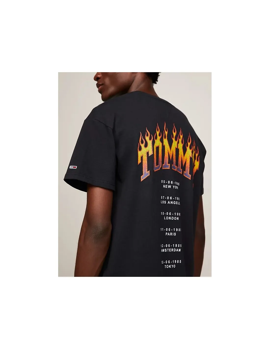 Camiseta amplia con logo flame de Tommy Jeans