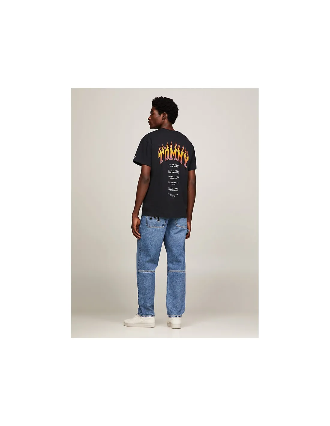 Camiseta amplia con logo flame de Tommy Jeans