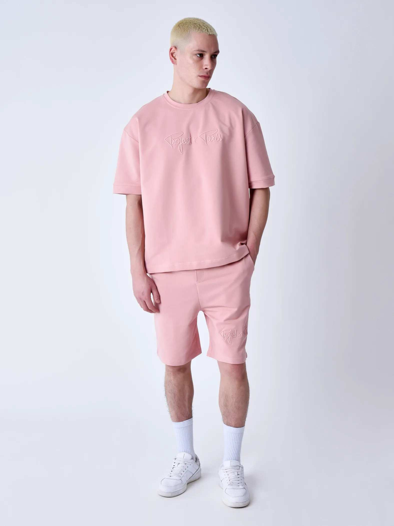 Camiseta clásica con logotipo bordado Essentials
