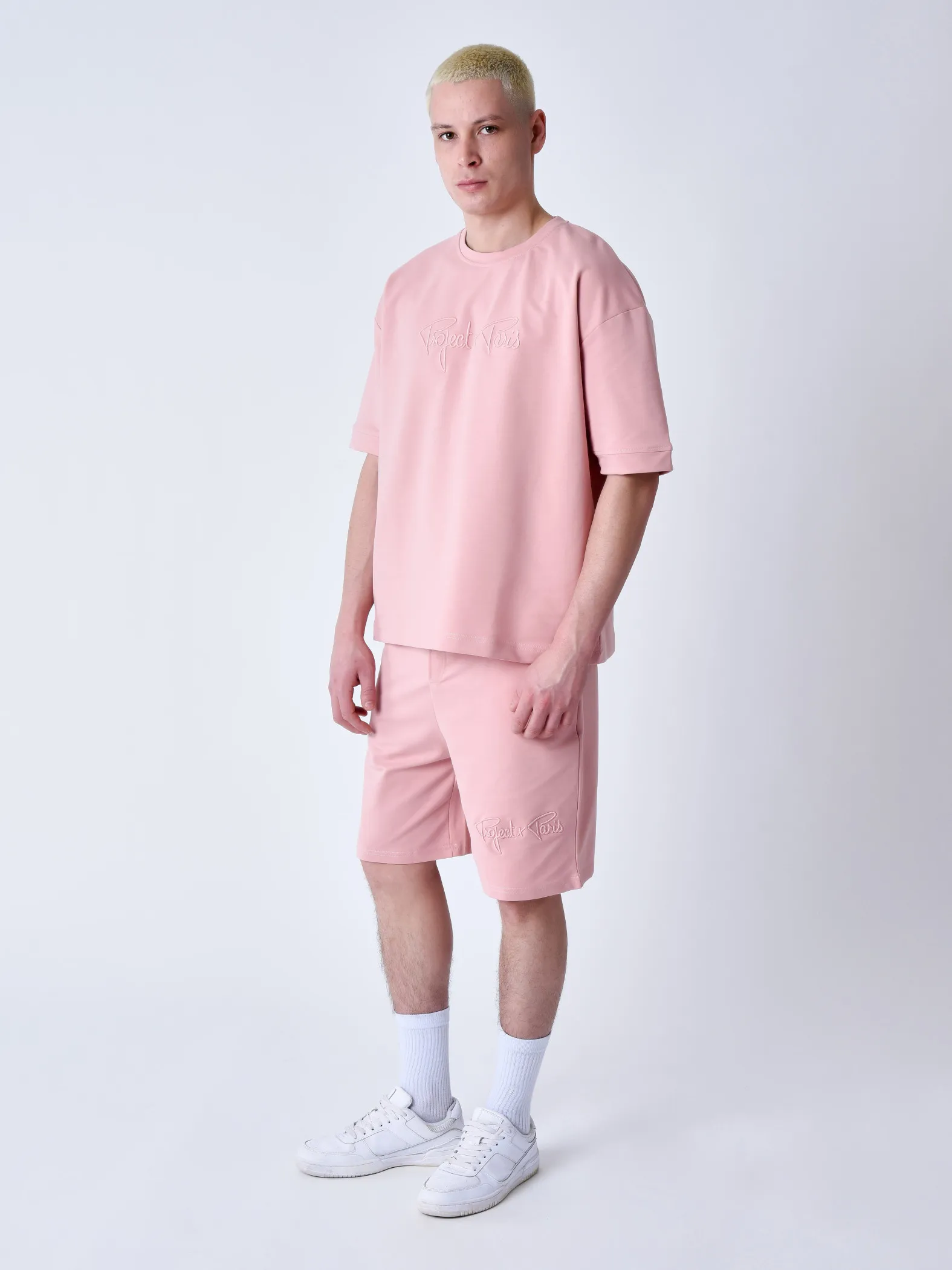 Camiseta clásica con logotipo bordado Essentials
