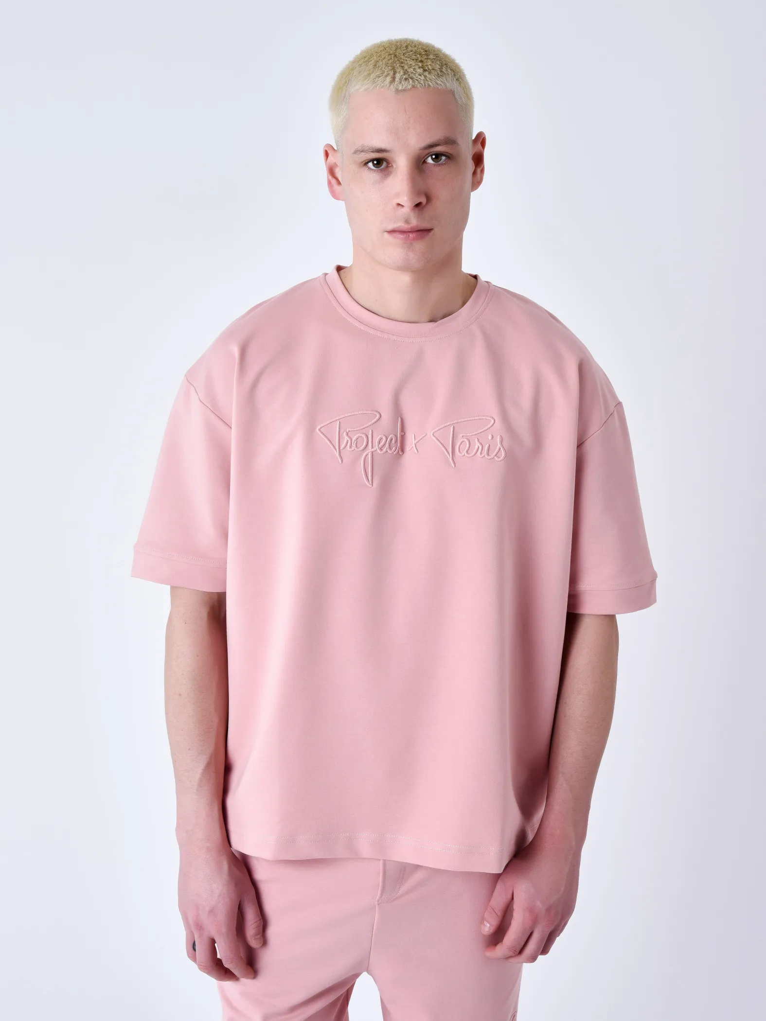 Camiseta clásica con logotipo bordado Essentials