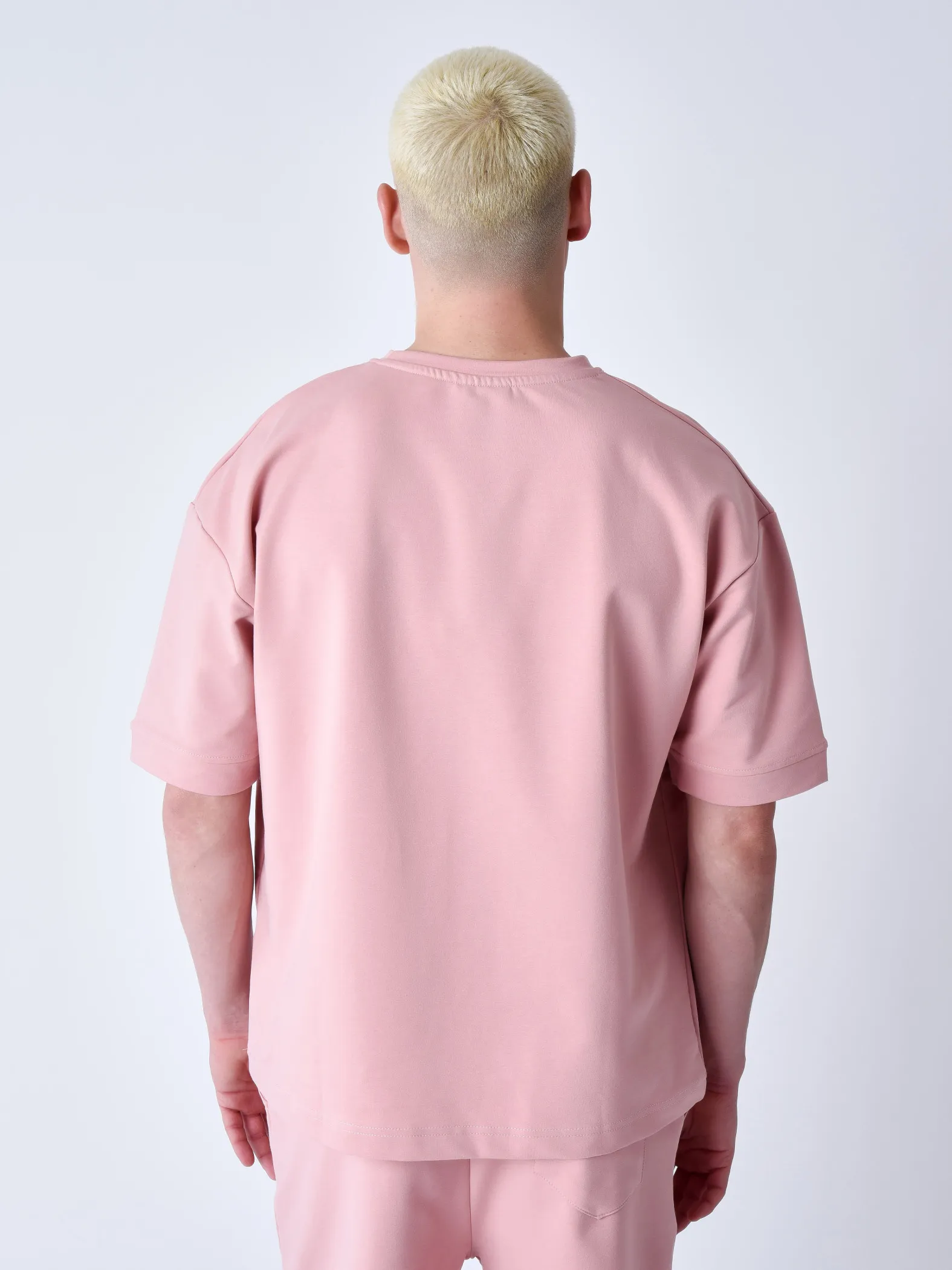 Camiseta clásica con logotipo bordado Essentials