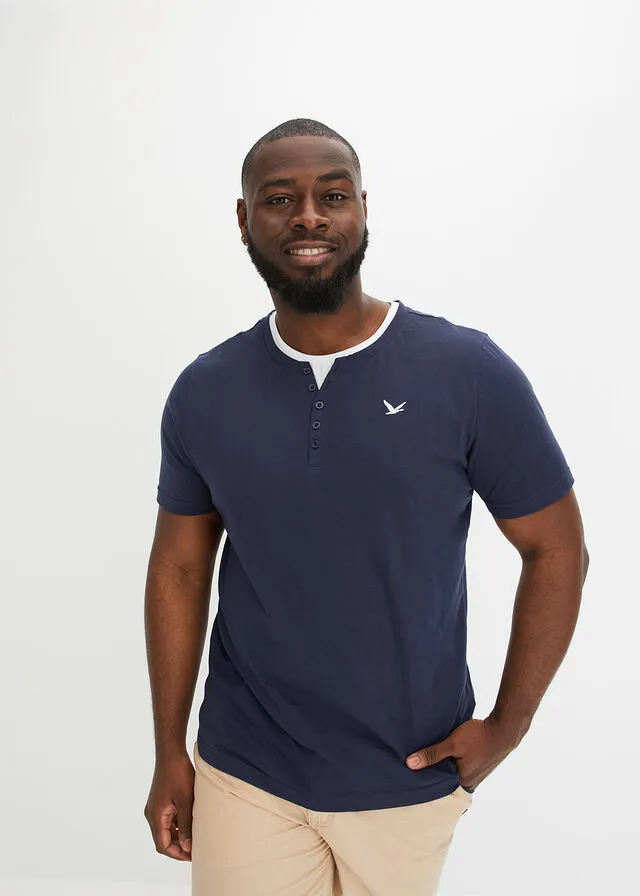 CAMISETA CON CUELLO HENLEY NEGROBLANCO