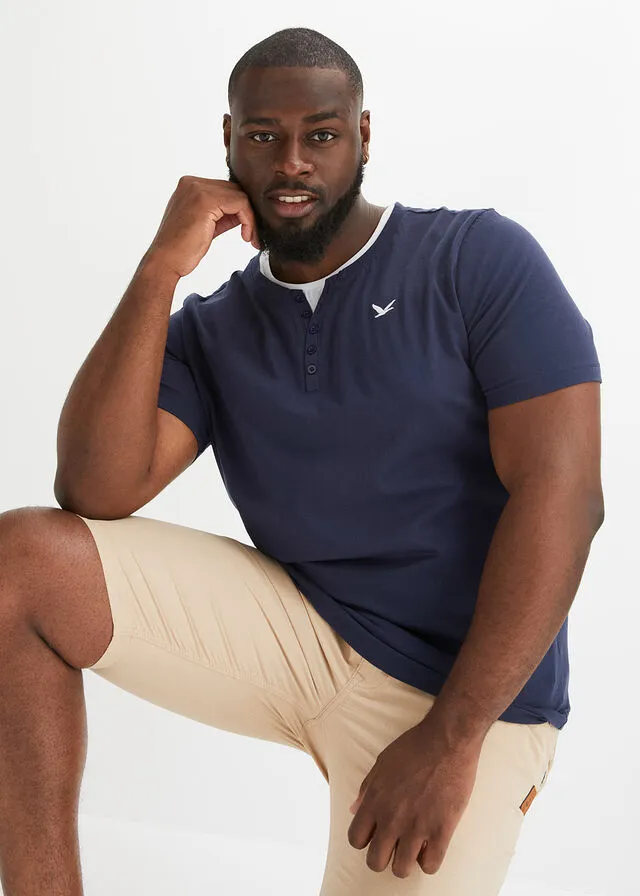 CAMISETA CON CUELLO HENLEY NEGROBLANCO
