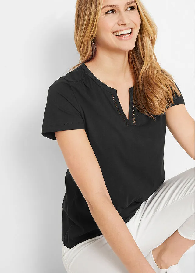 Camiseta con escote decorativo Negro
