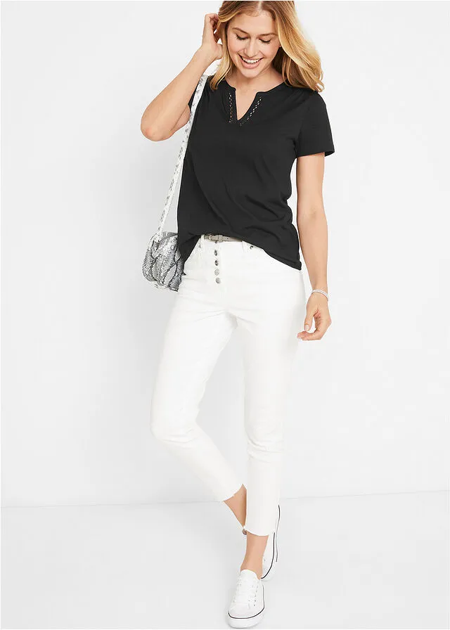Camiseta con escote decorativo Negro