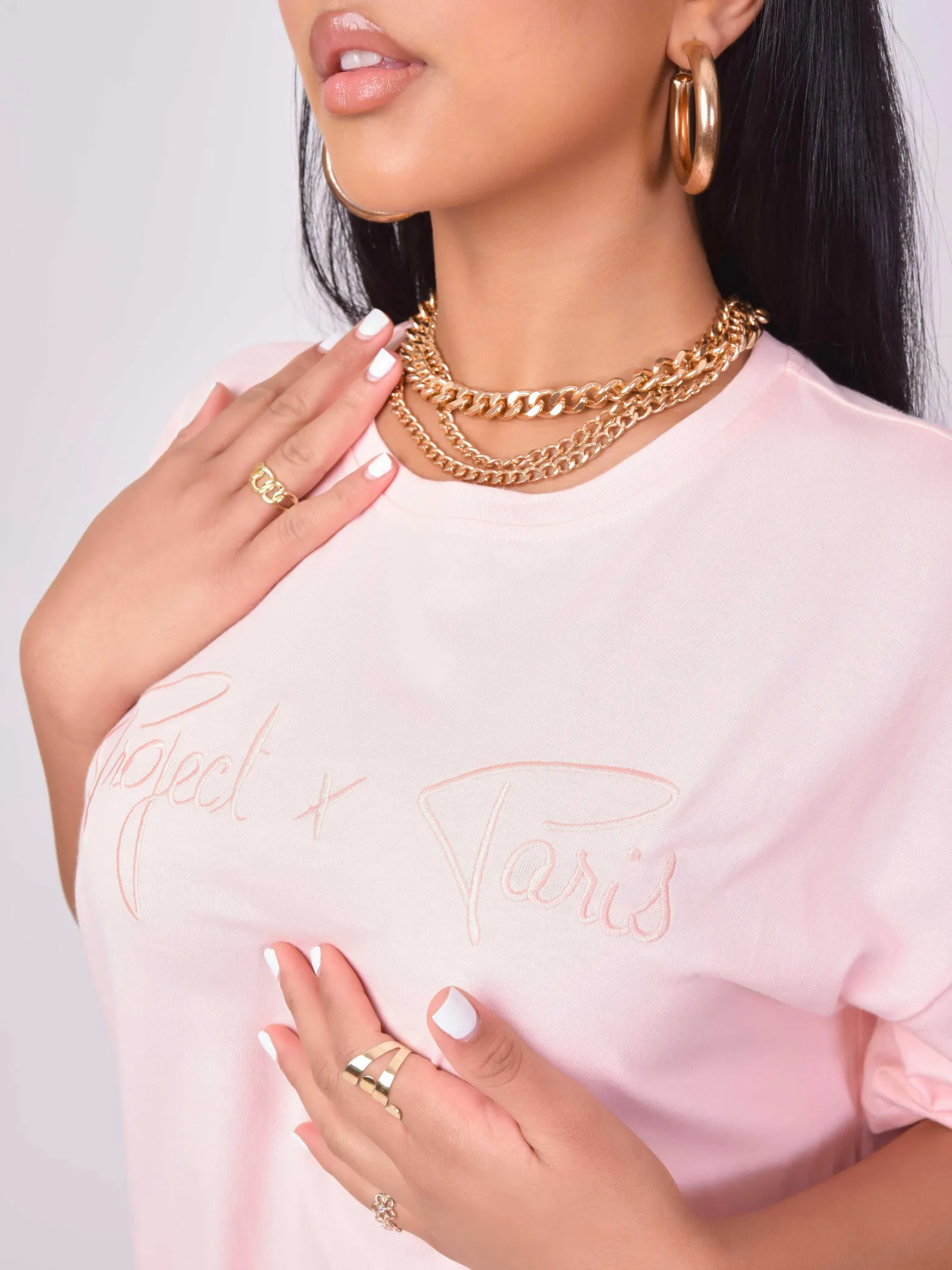 Camiseta holgada básica con logotipo