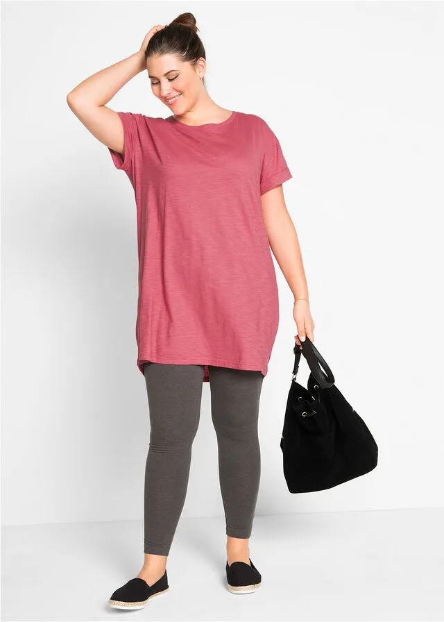 Camiseta larga estilo boxy de manga corta azul cielo