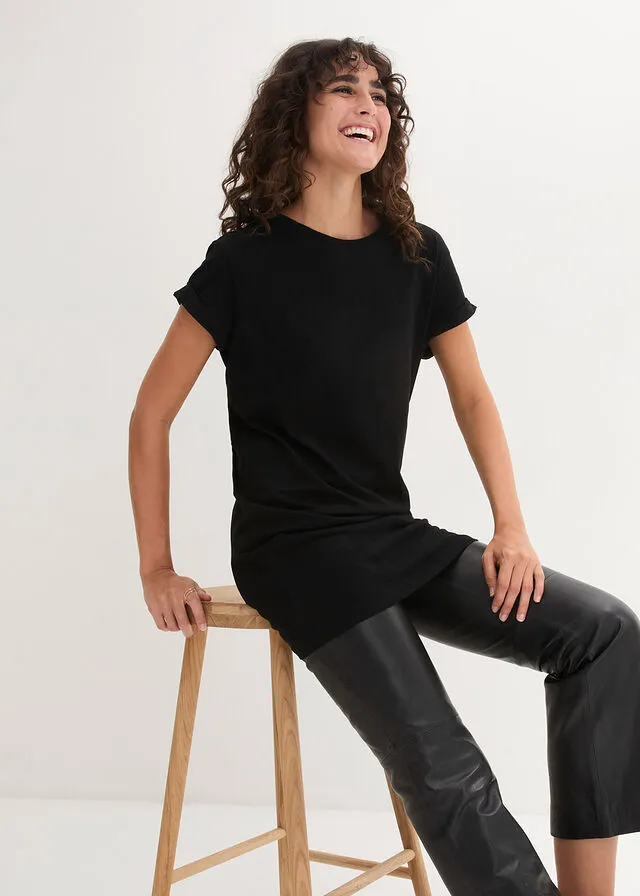 Camiseta larga estilo boxy de manga corta Negro