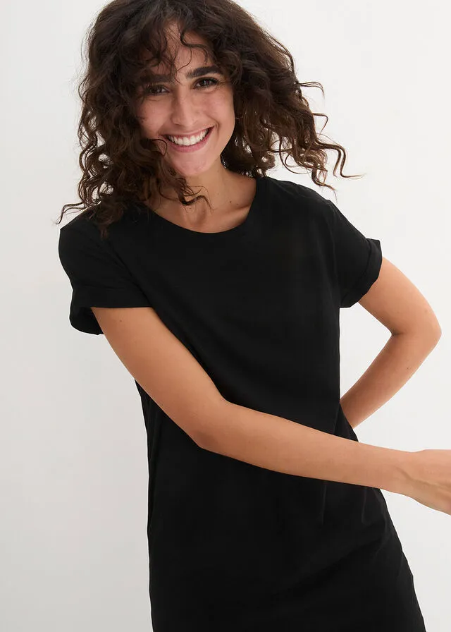 Camiseta larga estilo boxy de manga corta Negro