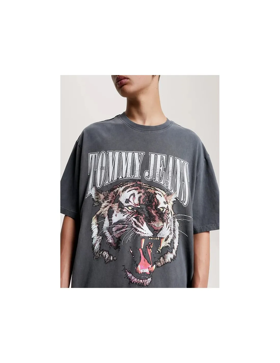 Camiseta oversize con diseño de tigre y logo de Tommy Jeans