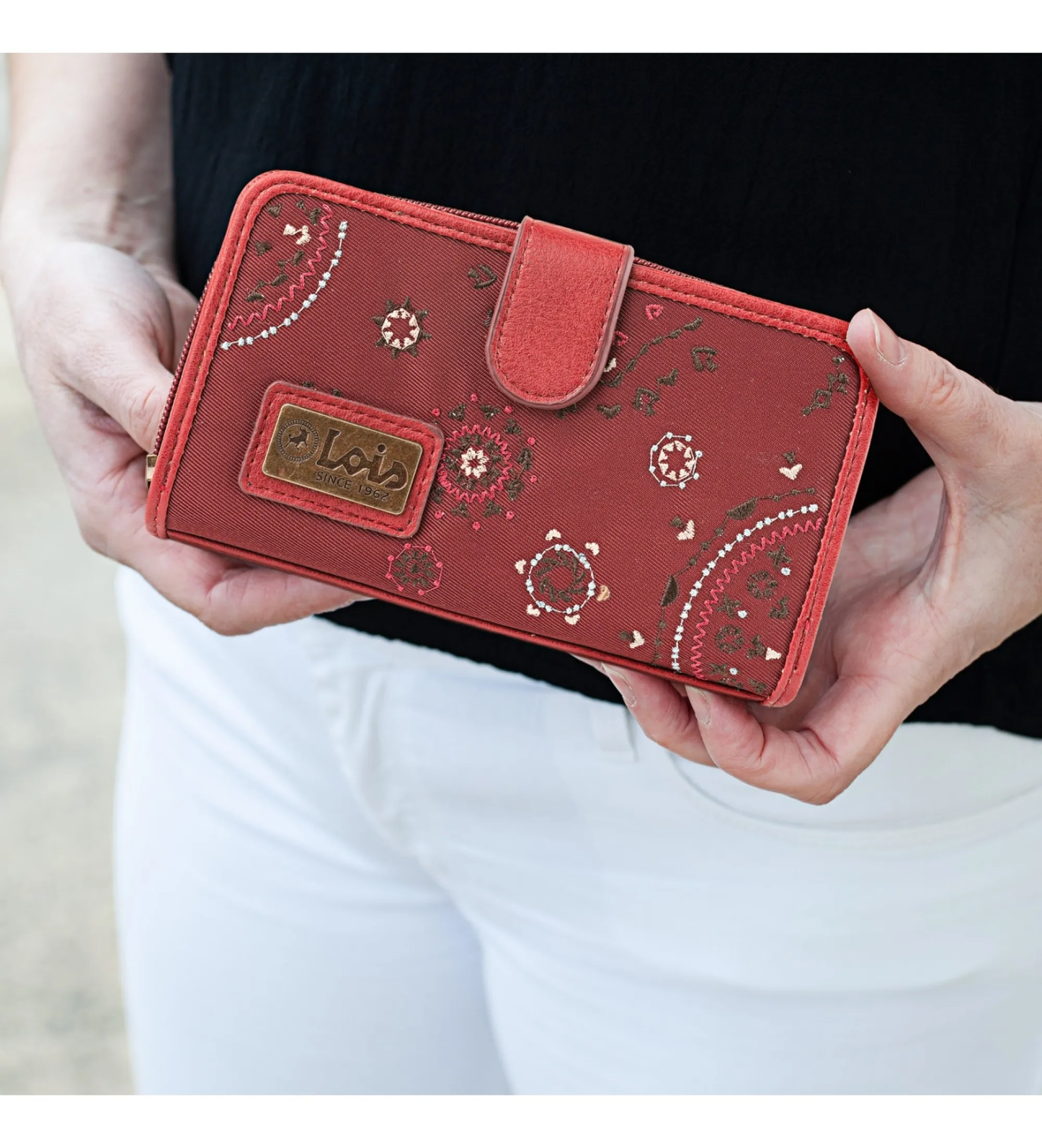 Cartera estampada con Bordados  304416 granate