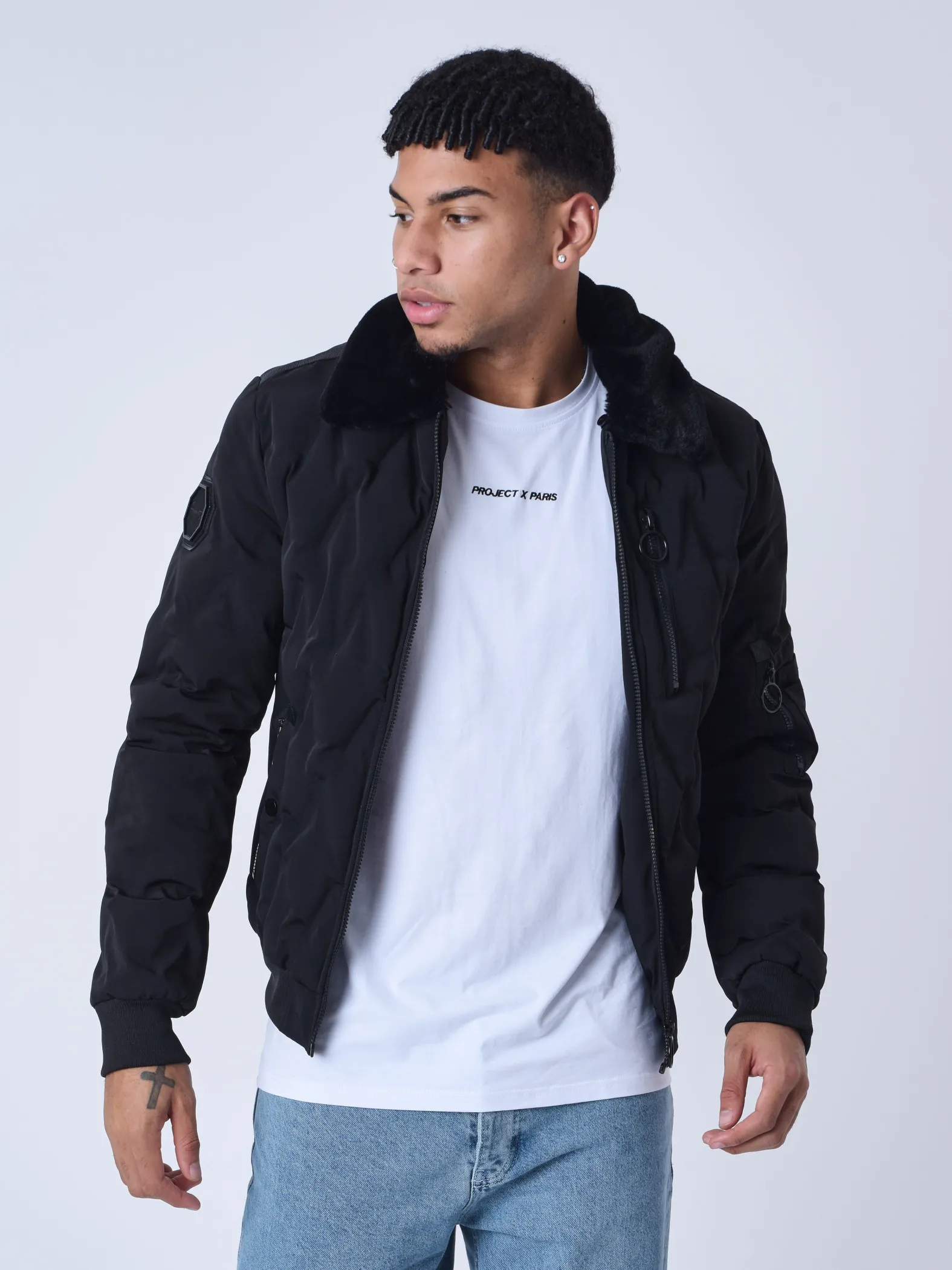 Chaqueta acolchada con cuello de piel