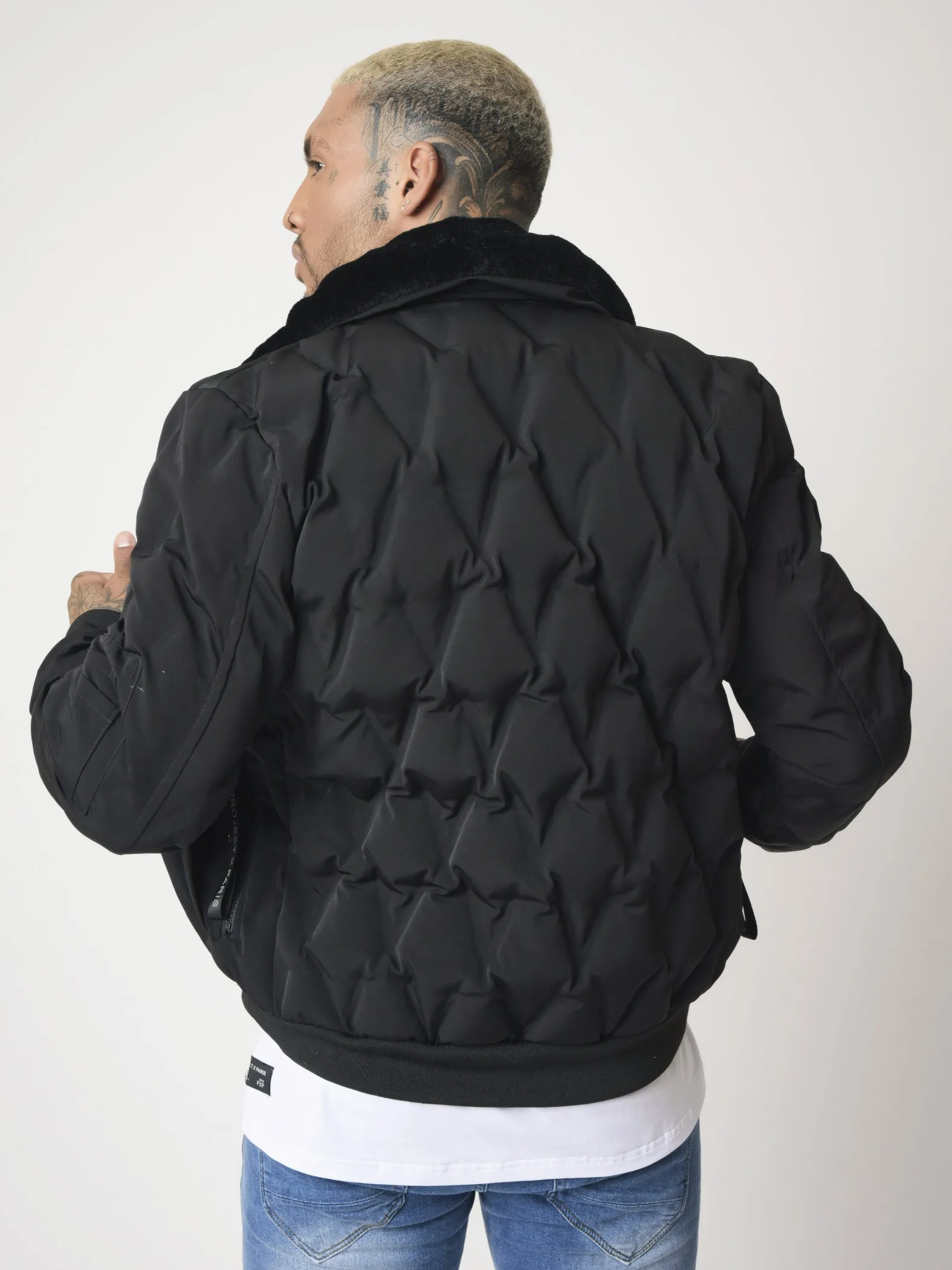Chaqueta acolchada con cuello de piel