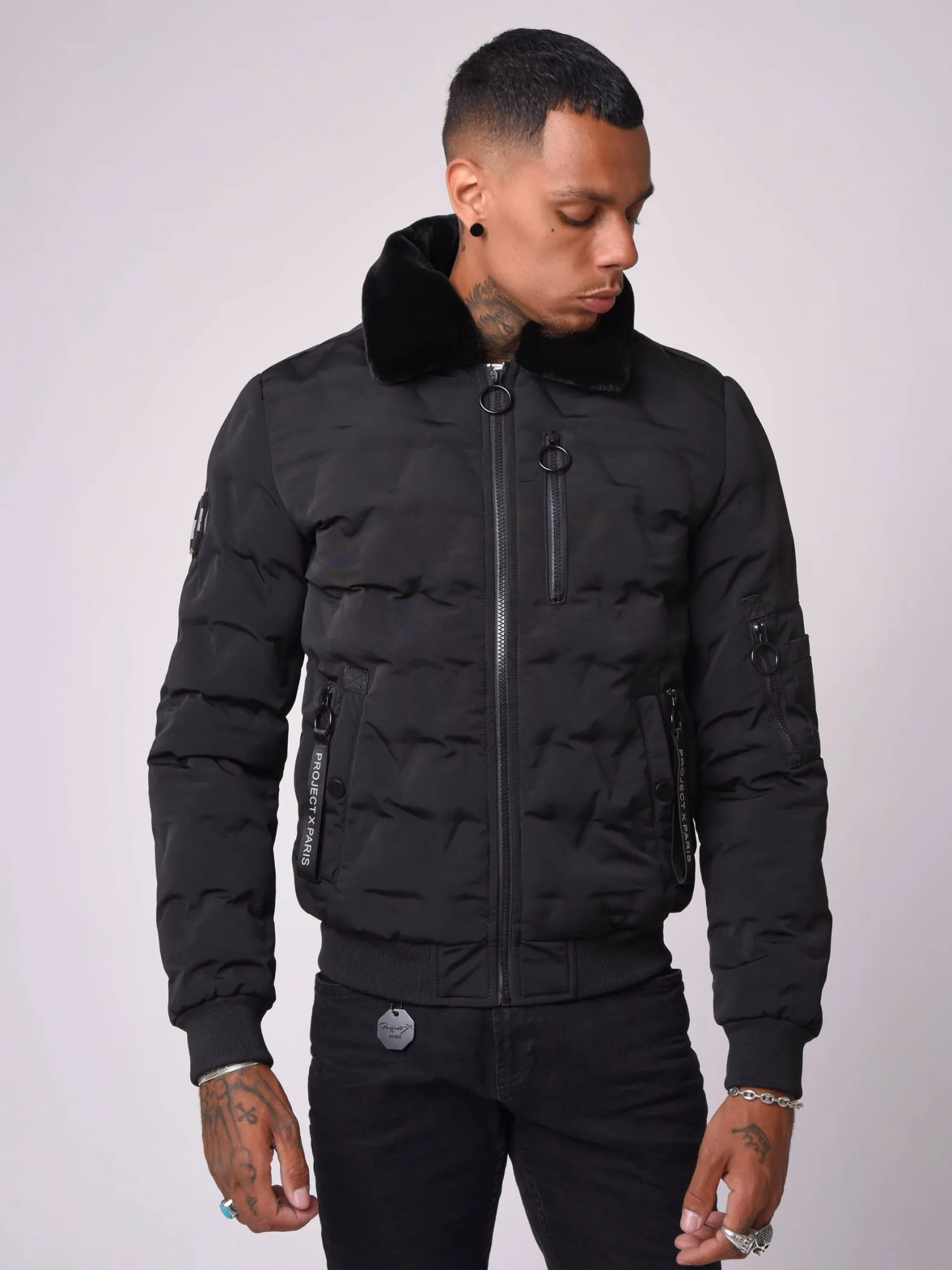Chaqueta acolchada con cuello de piel