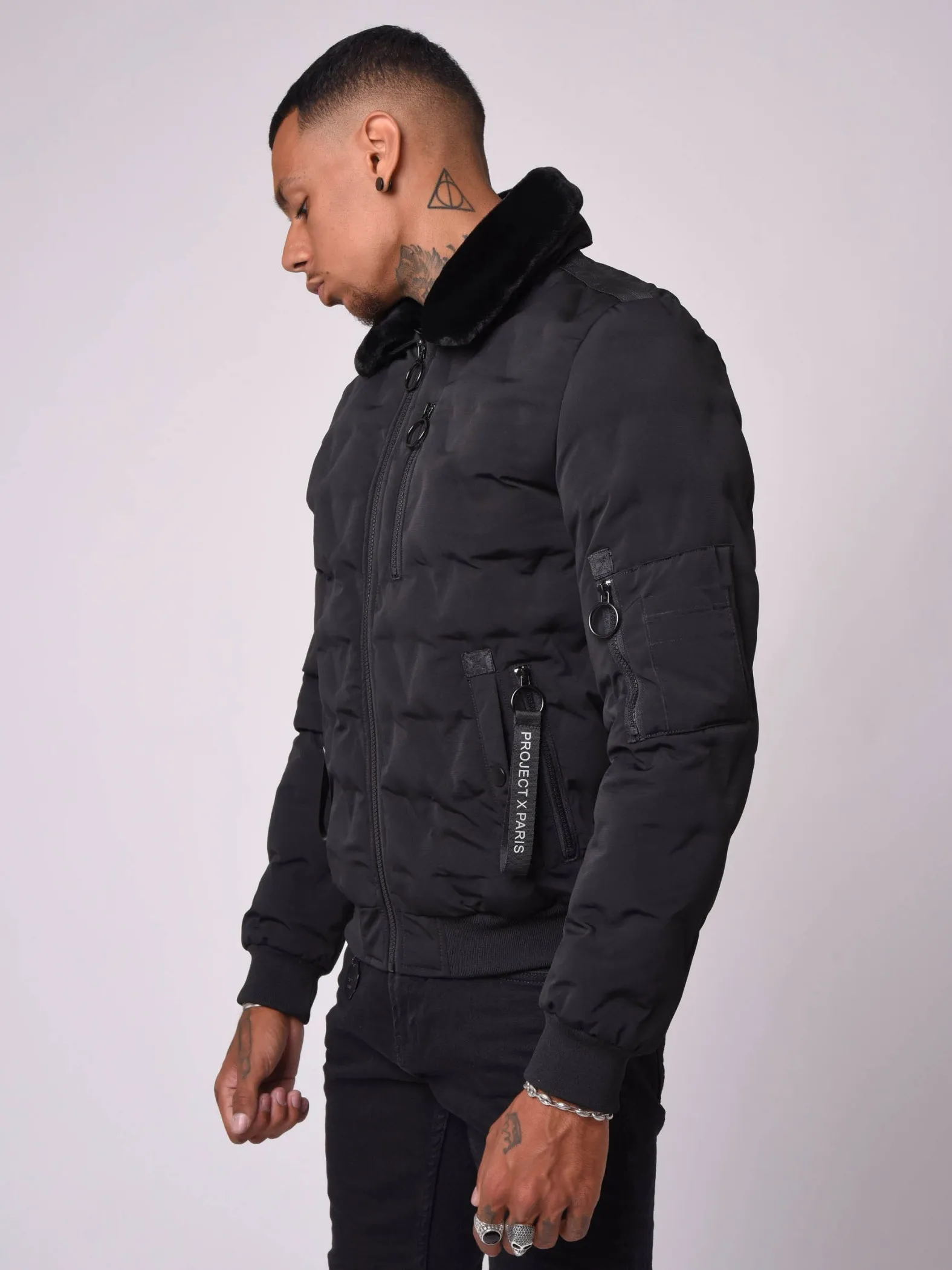 Chaqueta acolchada con cuello de piel