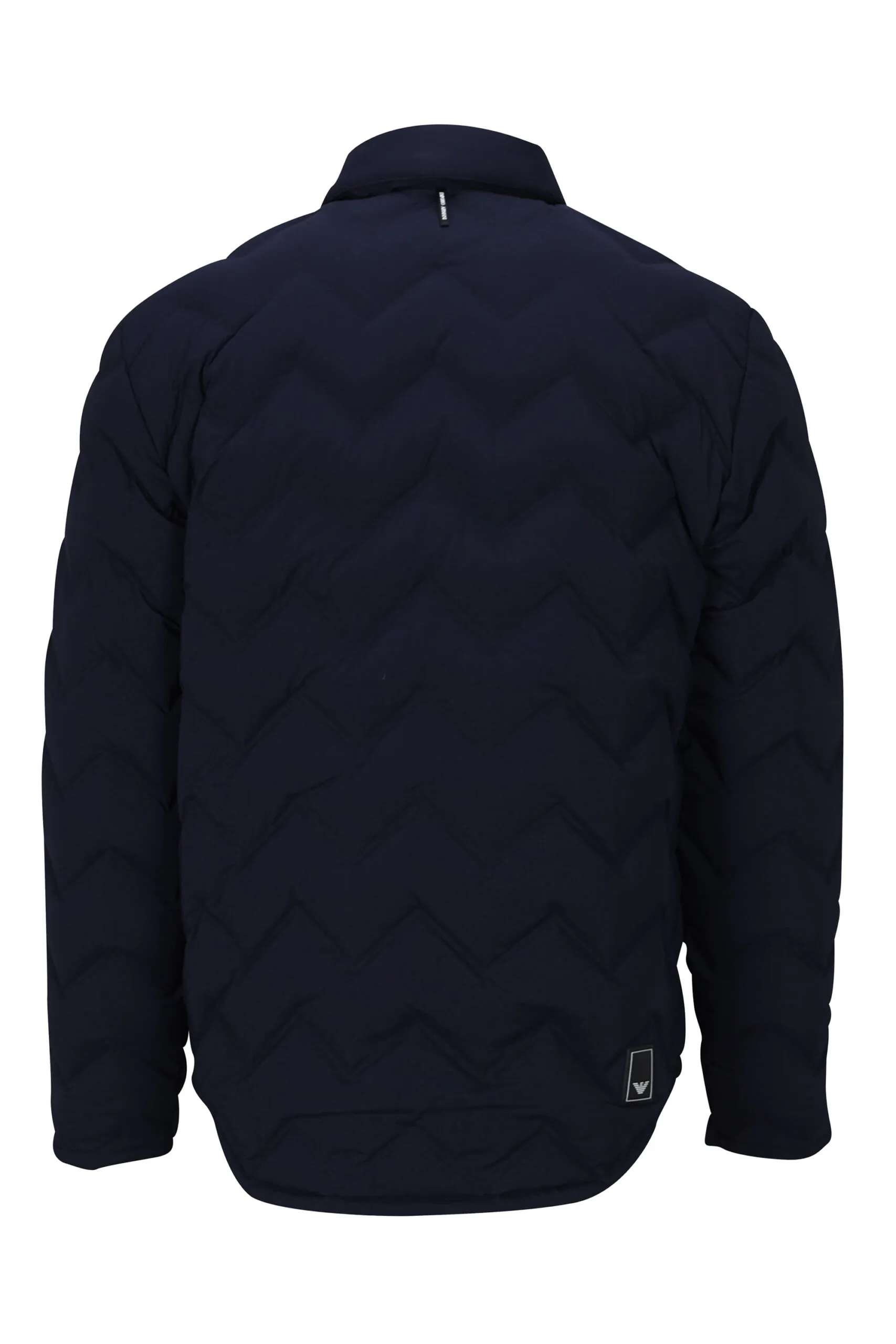 Chaqueta azul oscura con rayas en zigzag y minilogo