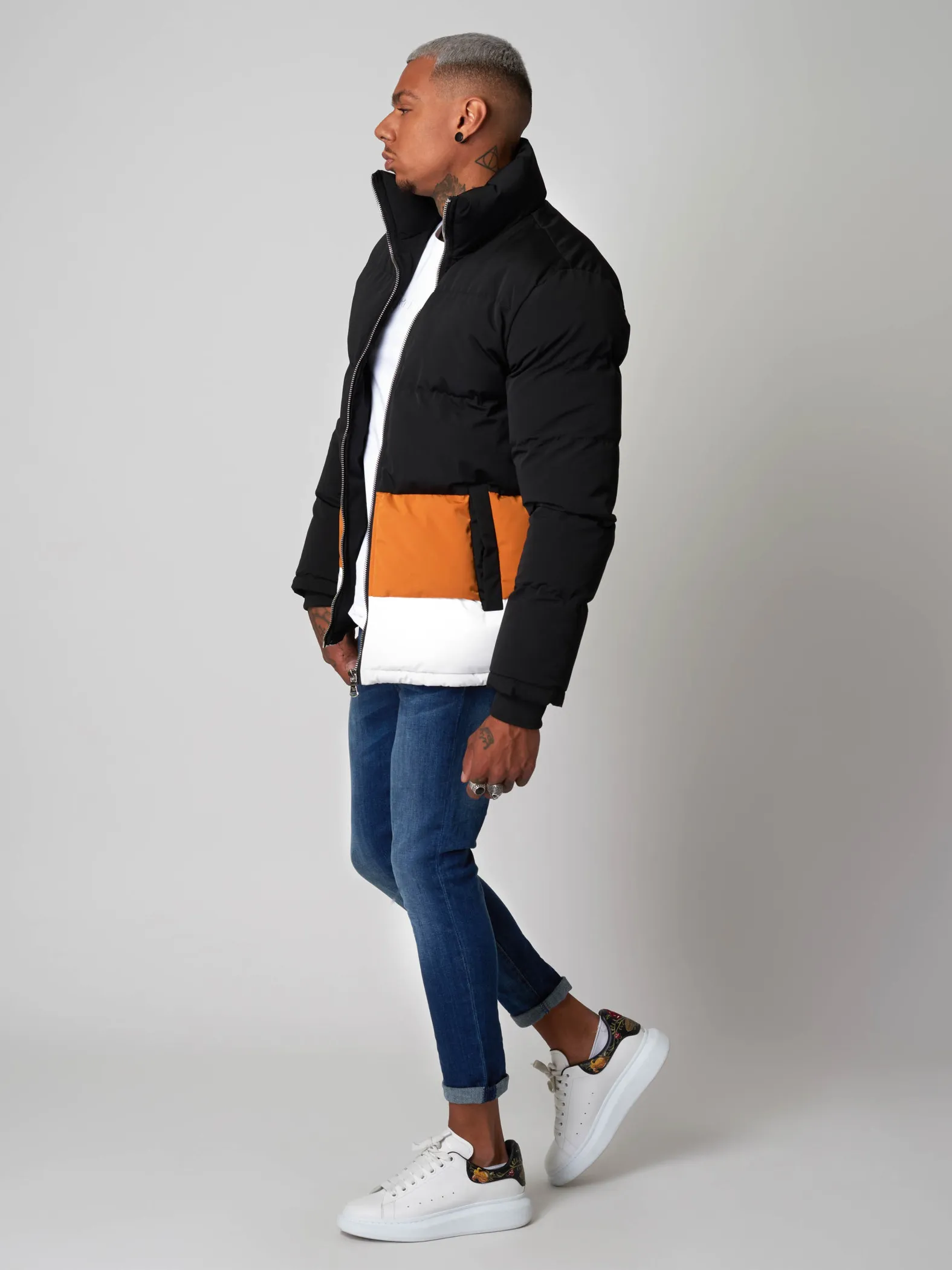 Chaqueta corta con cuello alto