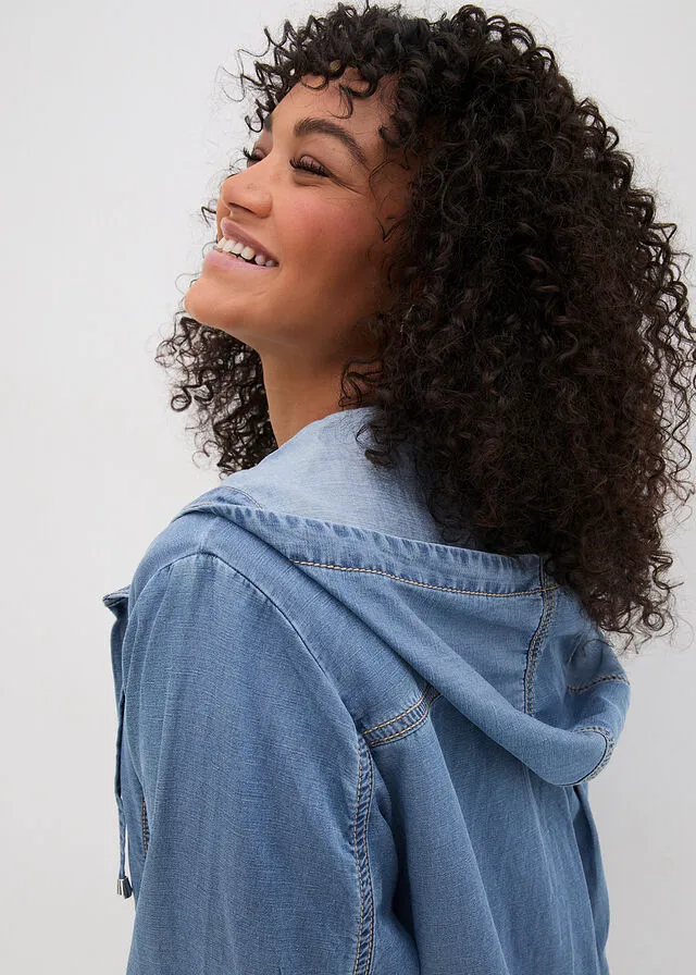 Chaqueta estilo camisa azul claro denim