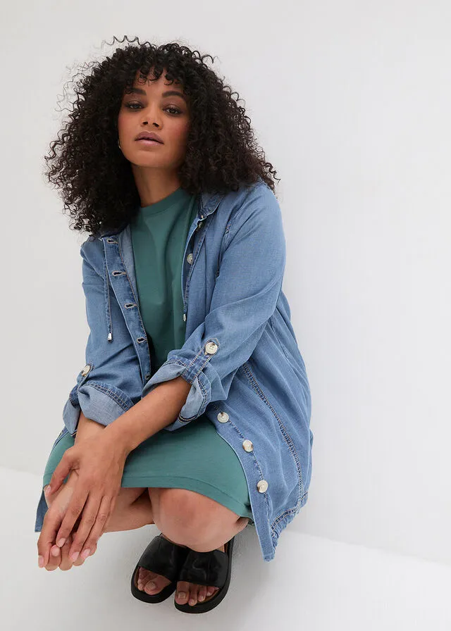 Chaqueta estilo camisa azul claro denim