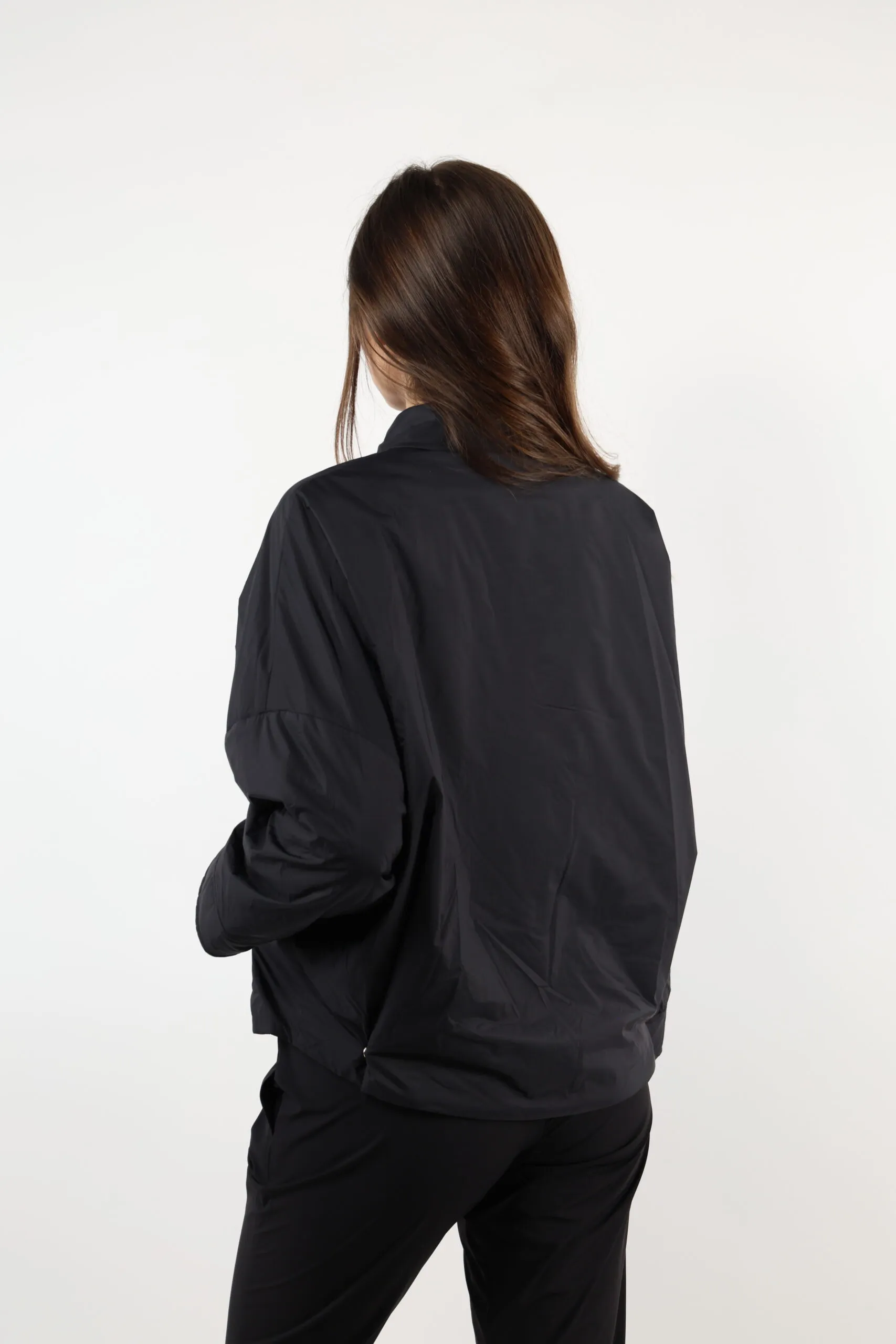 Chaqueta negra tejida
