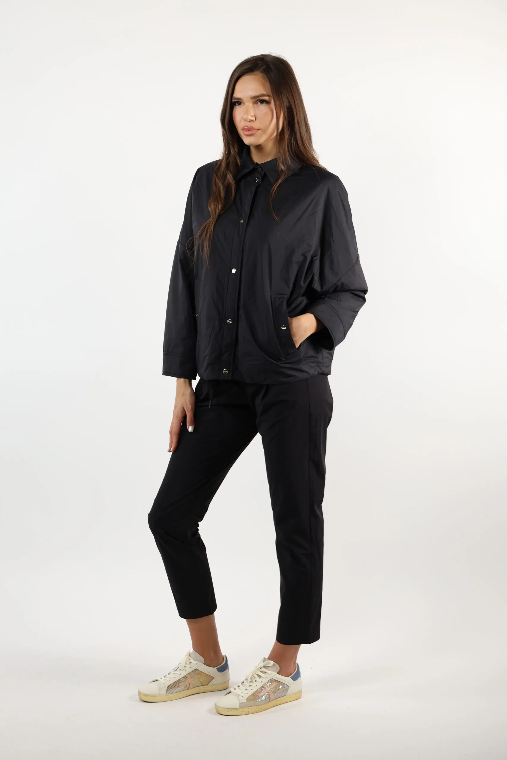 Chaqueta negra tejida