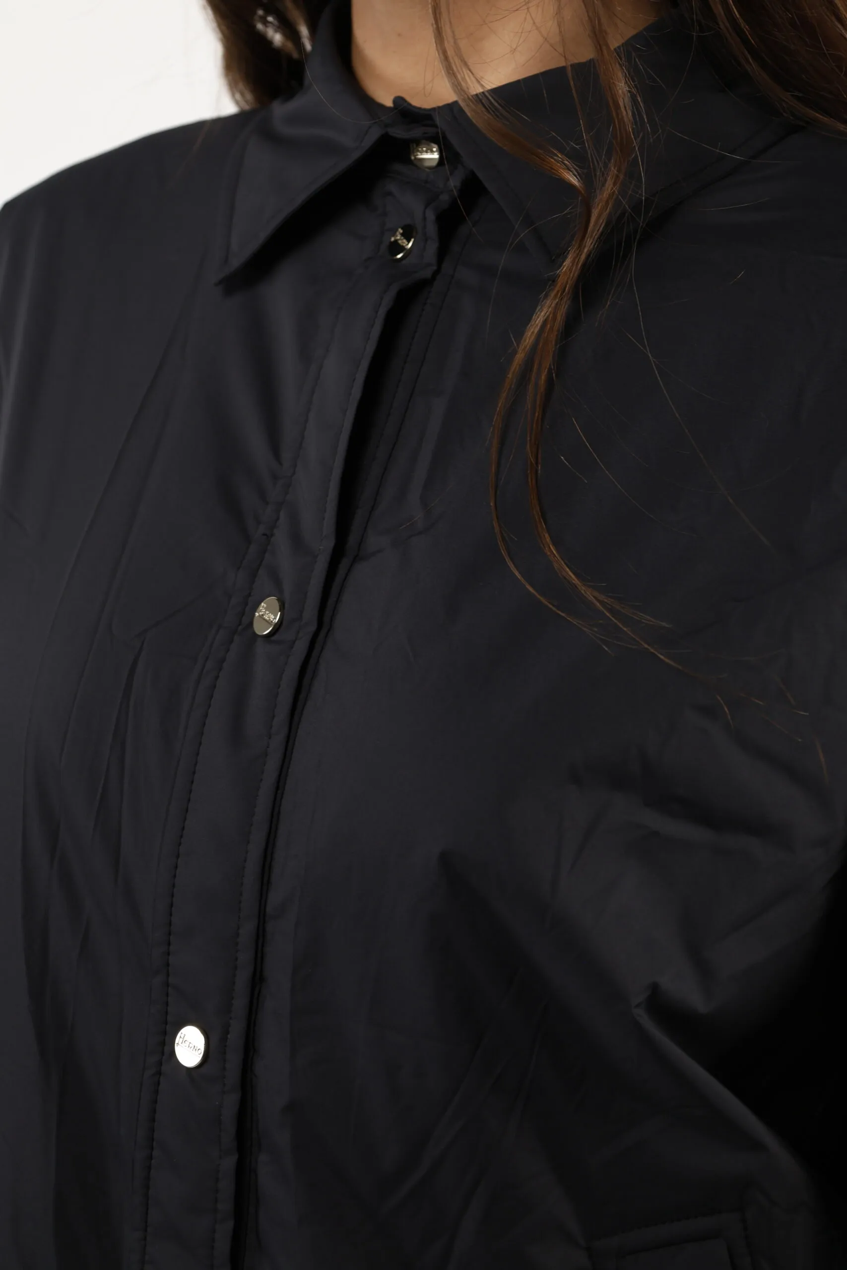 Chaqueta negra tejida