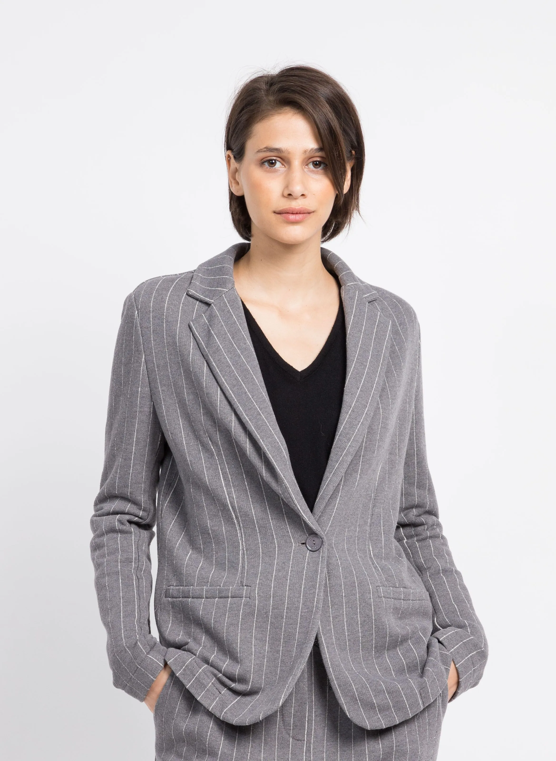 Chaqueta sastre de rayas finas en gris