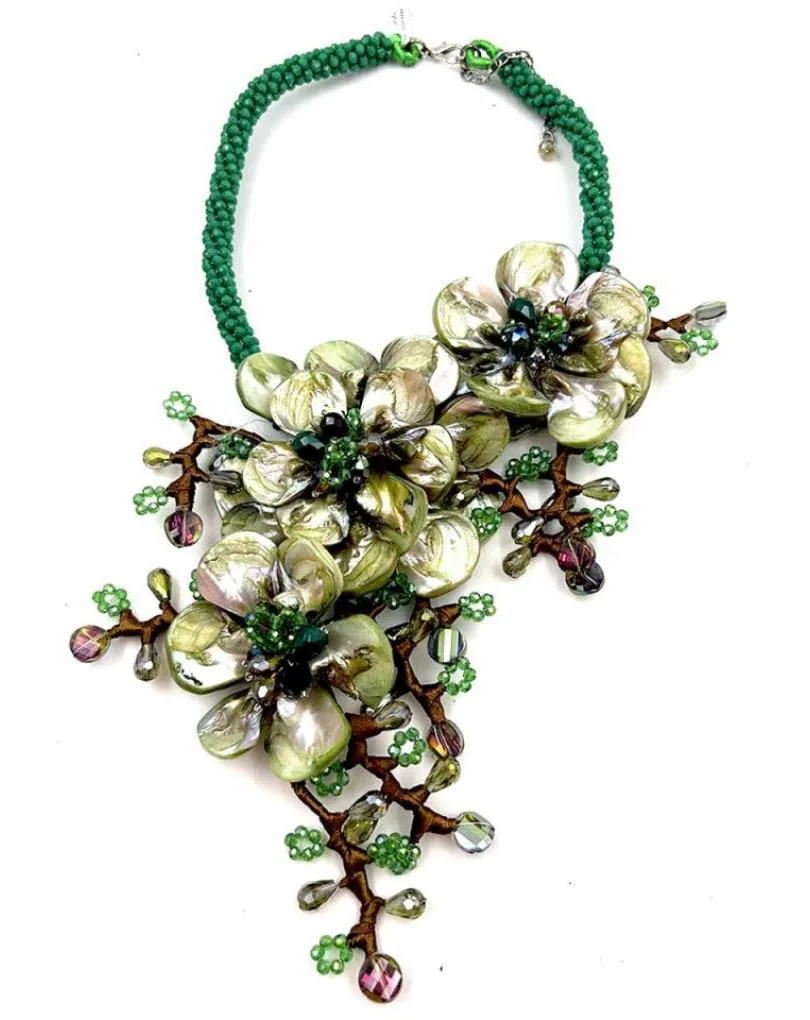 COLLAR ESPECTACULAR CON FLORES PARA UN LOOK FABULOSO EN BODAS