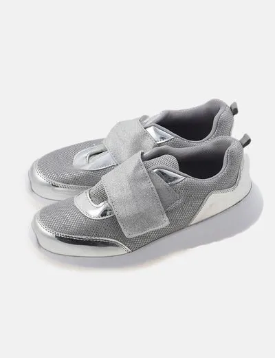Conguitos Zapatilla plateada con luces
