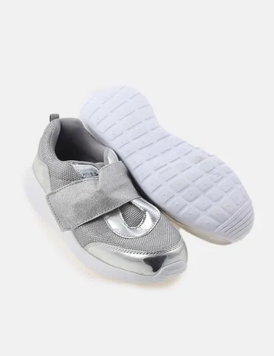 Conguitos Zapatilla plateada con luces