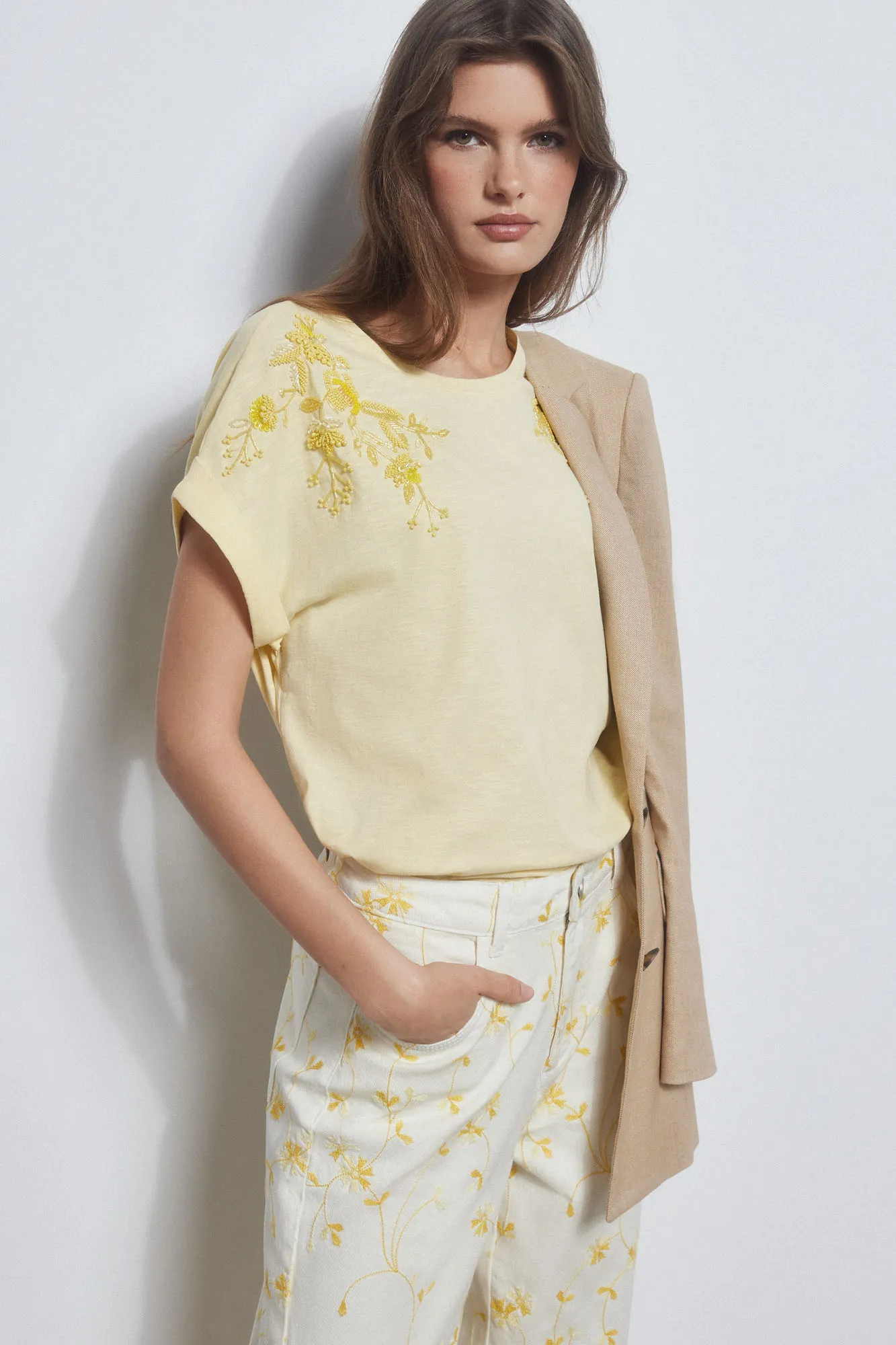 EMBROIDERED SHORTSLEEVED TSHIRT
